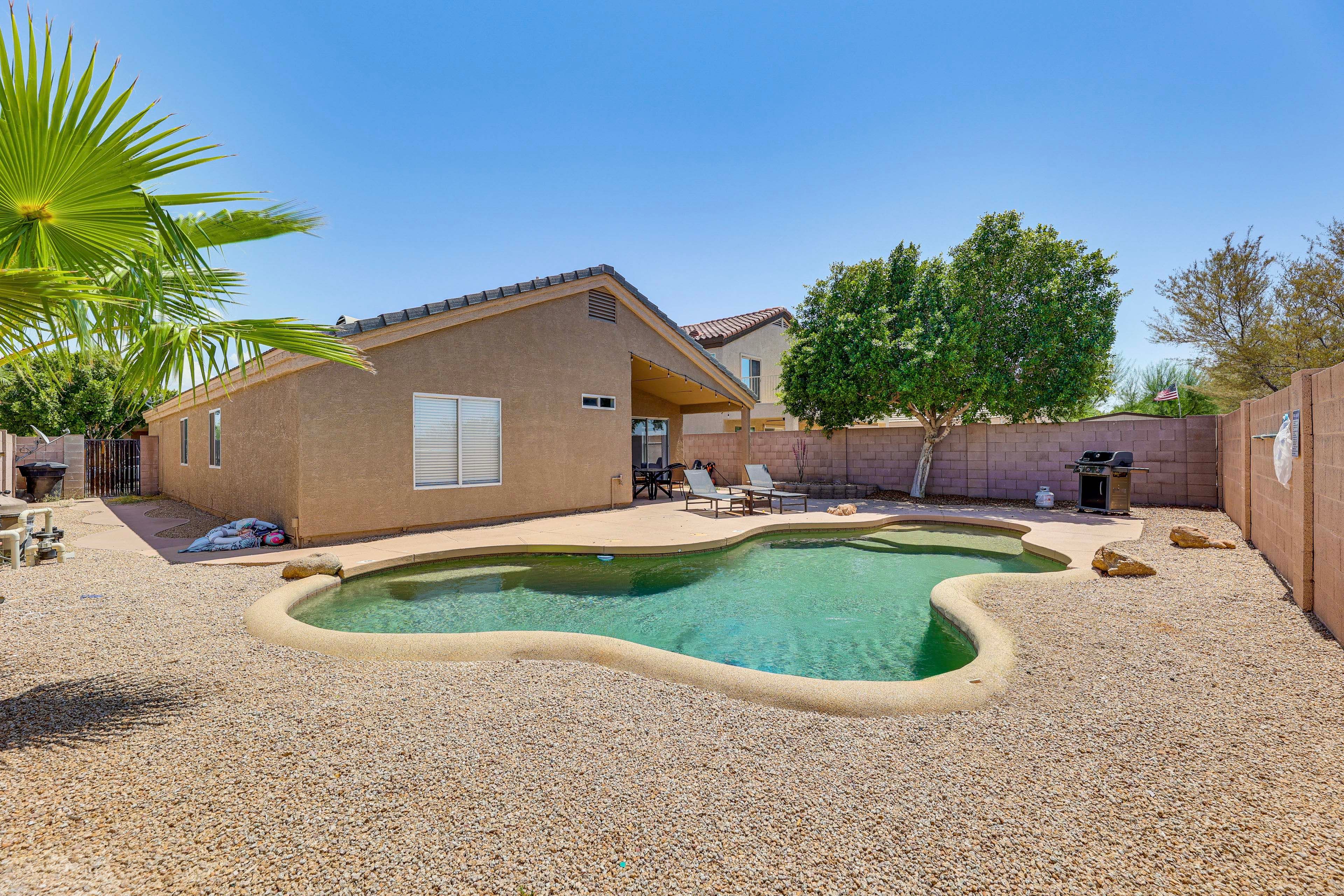Mesa Vacation Rental | 3BR | 2BA | 1,310 Sq Ft | Small Step to Enter