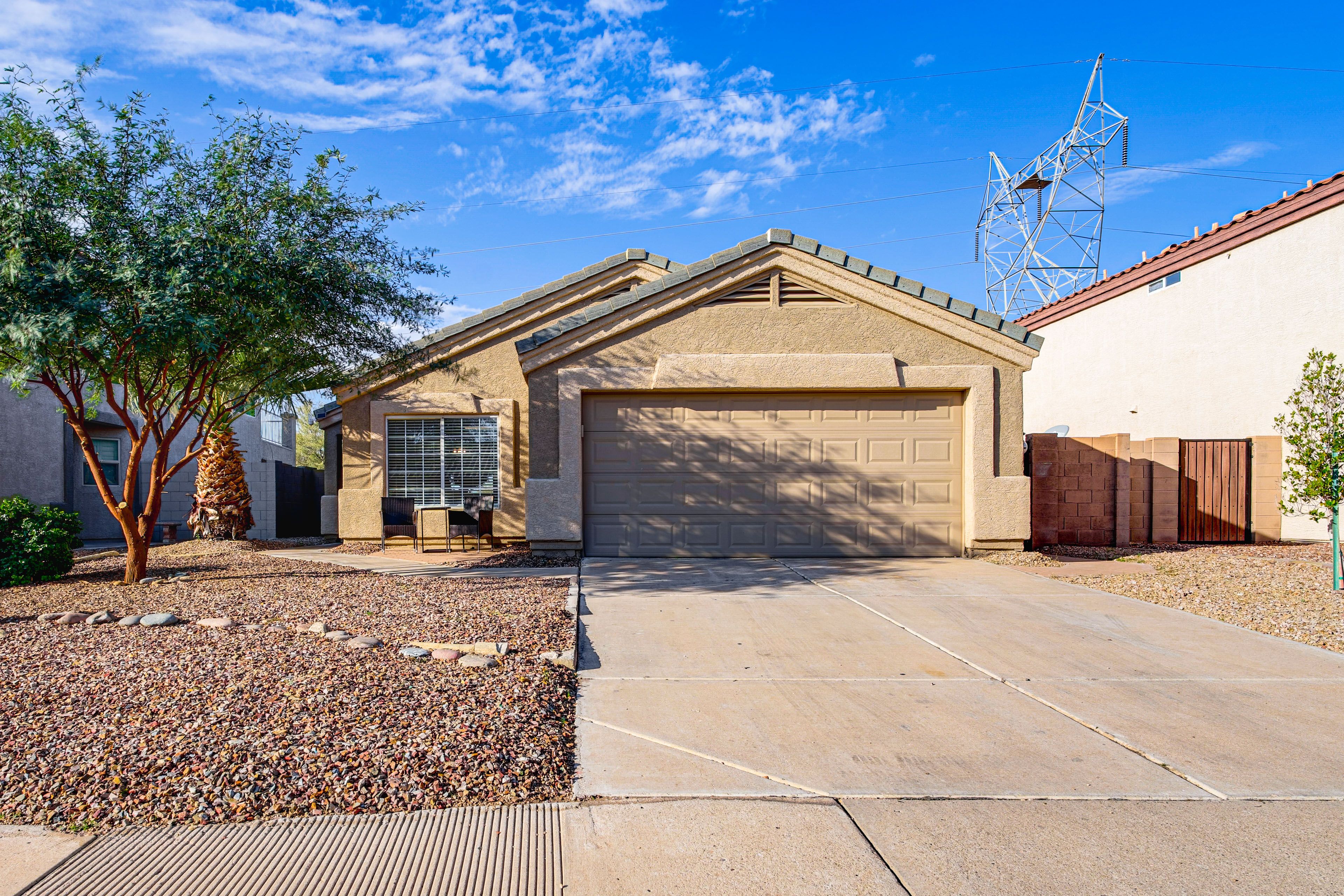 Parking | Driveway (4 Vehicles) | Garage Unavailable