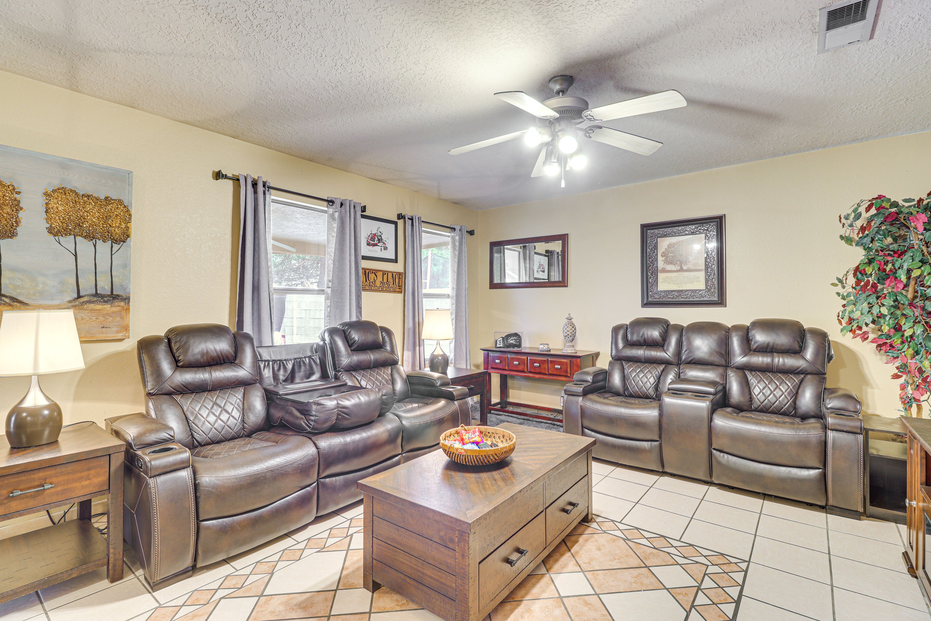 Living Room | Smart TV