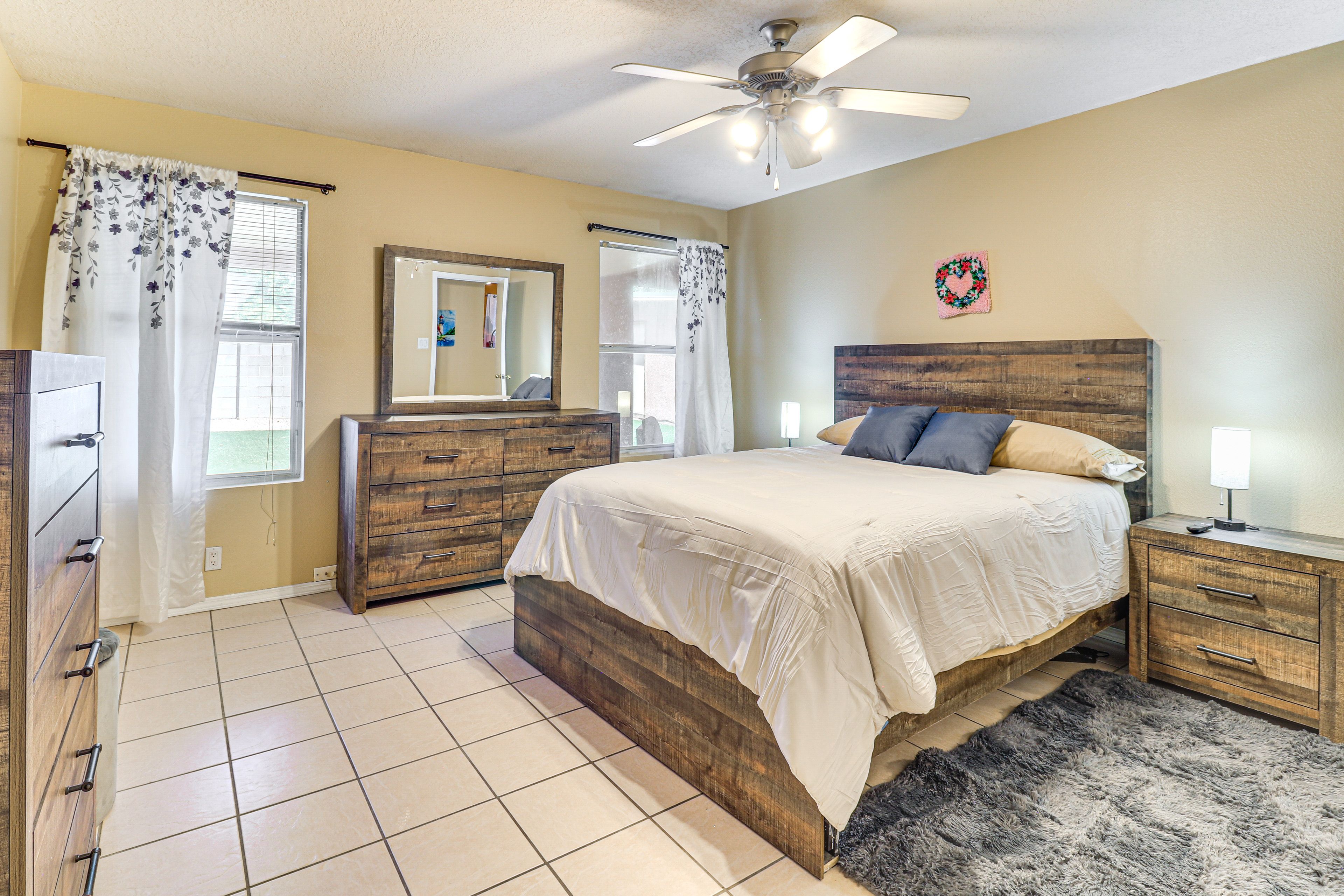 Bedroom 3 | Queen Bed | Smart TV