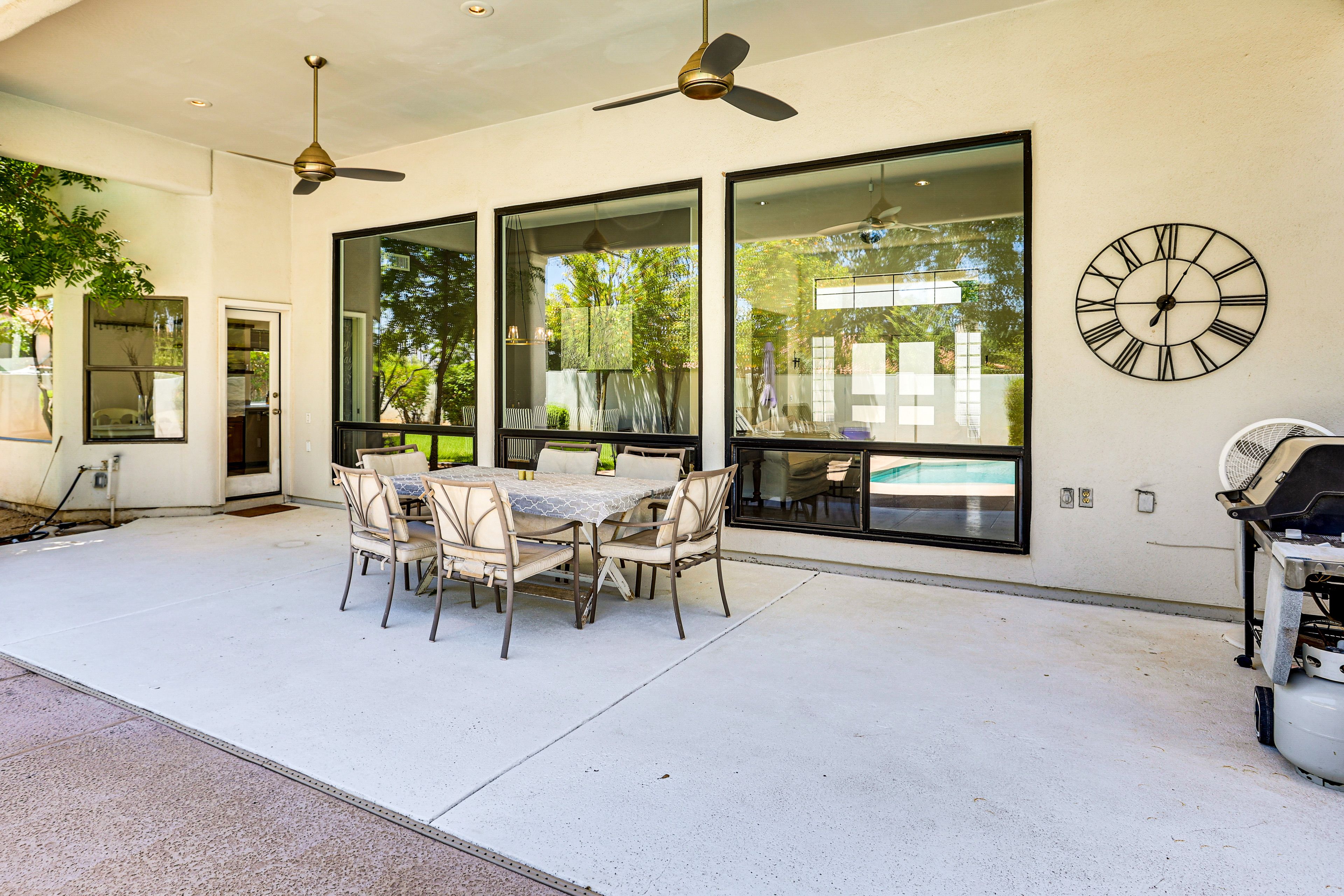 Covered Patio | Gas Grill | Dining Set