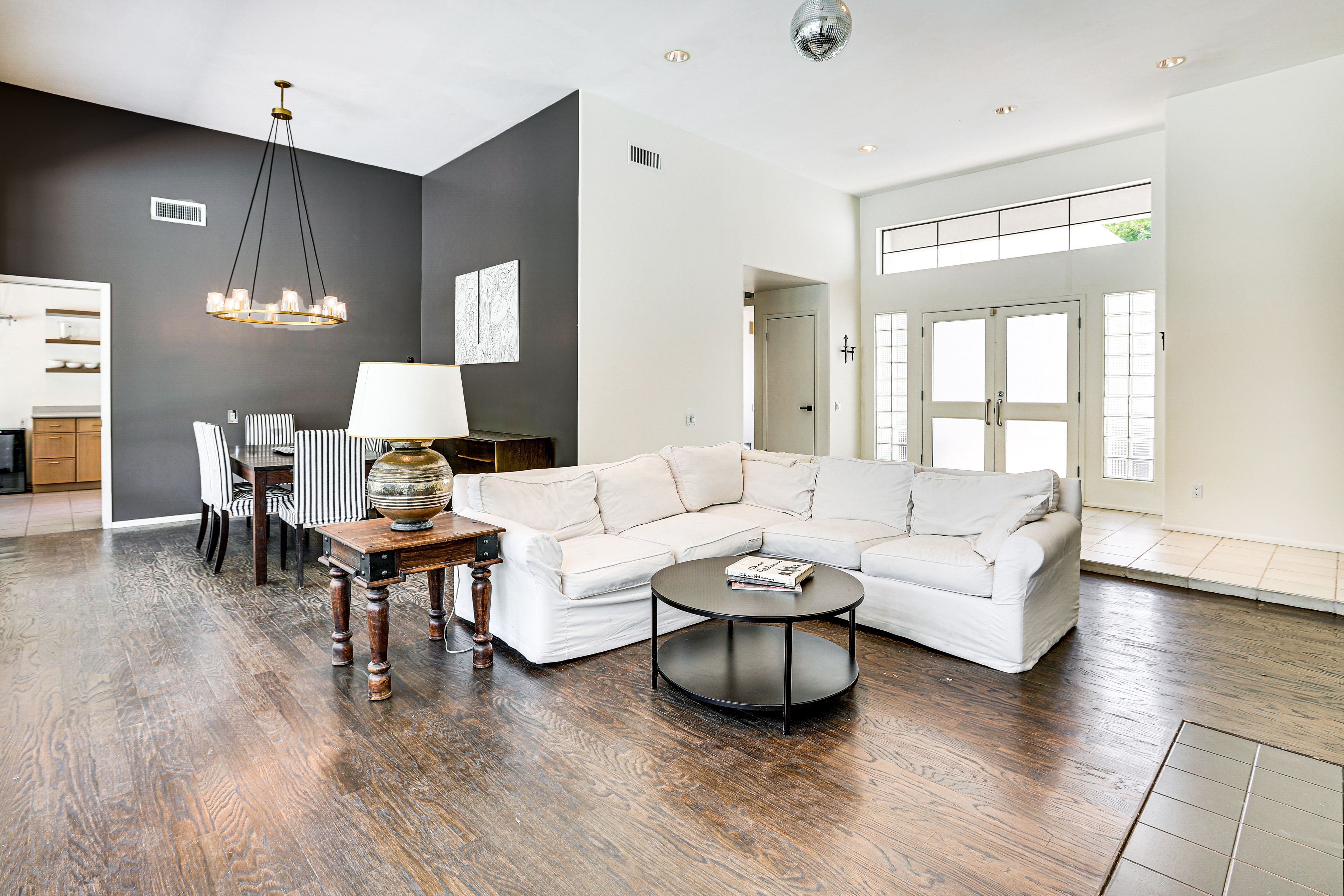 Living Space | 1 Interior Step | Central A/C & Heating