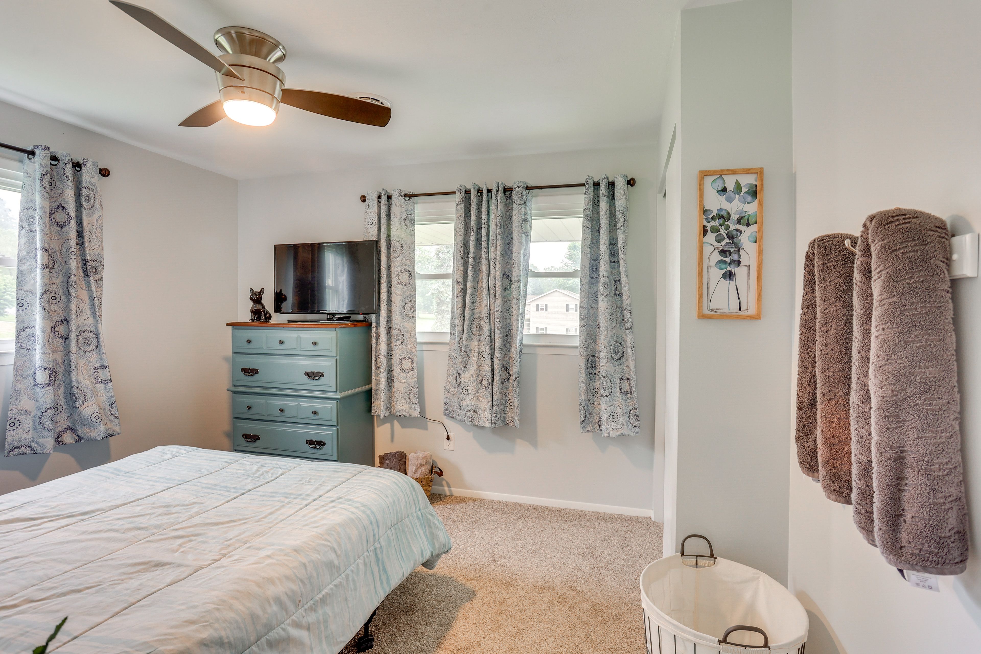 Bedroom 2 | Queen Bed