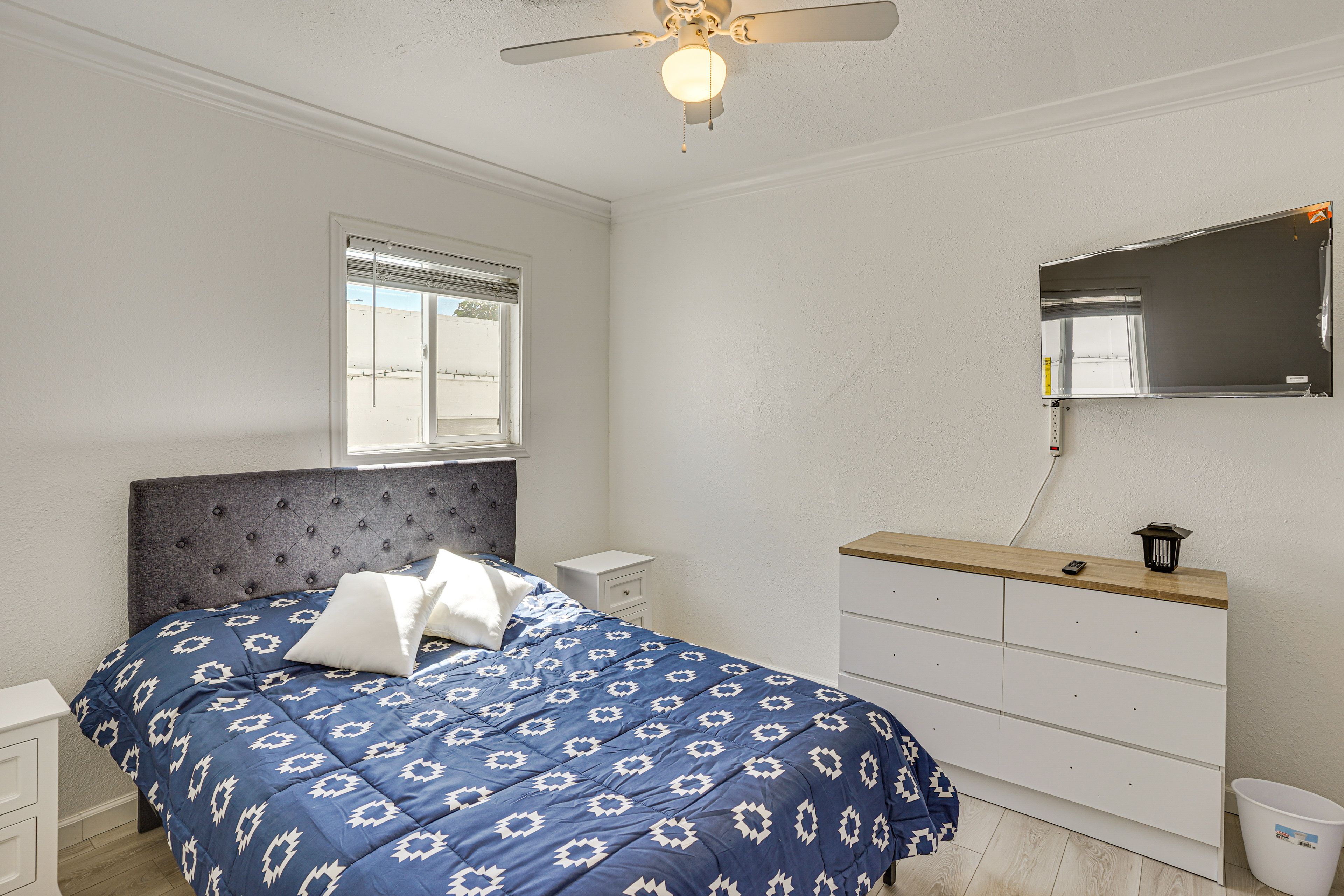 Bedroom 1 | Full Bed | Smart TV | Linens Provided