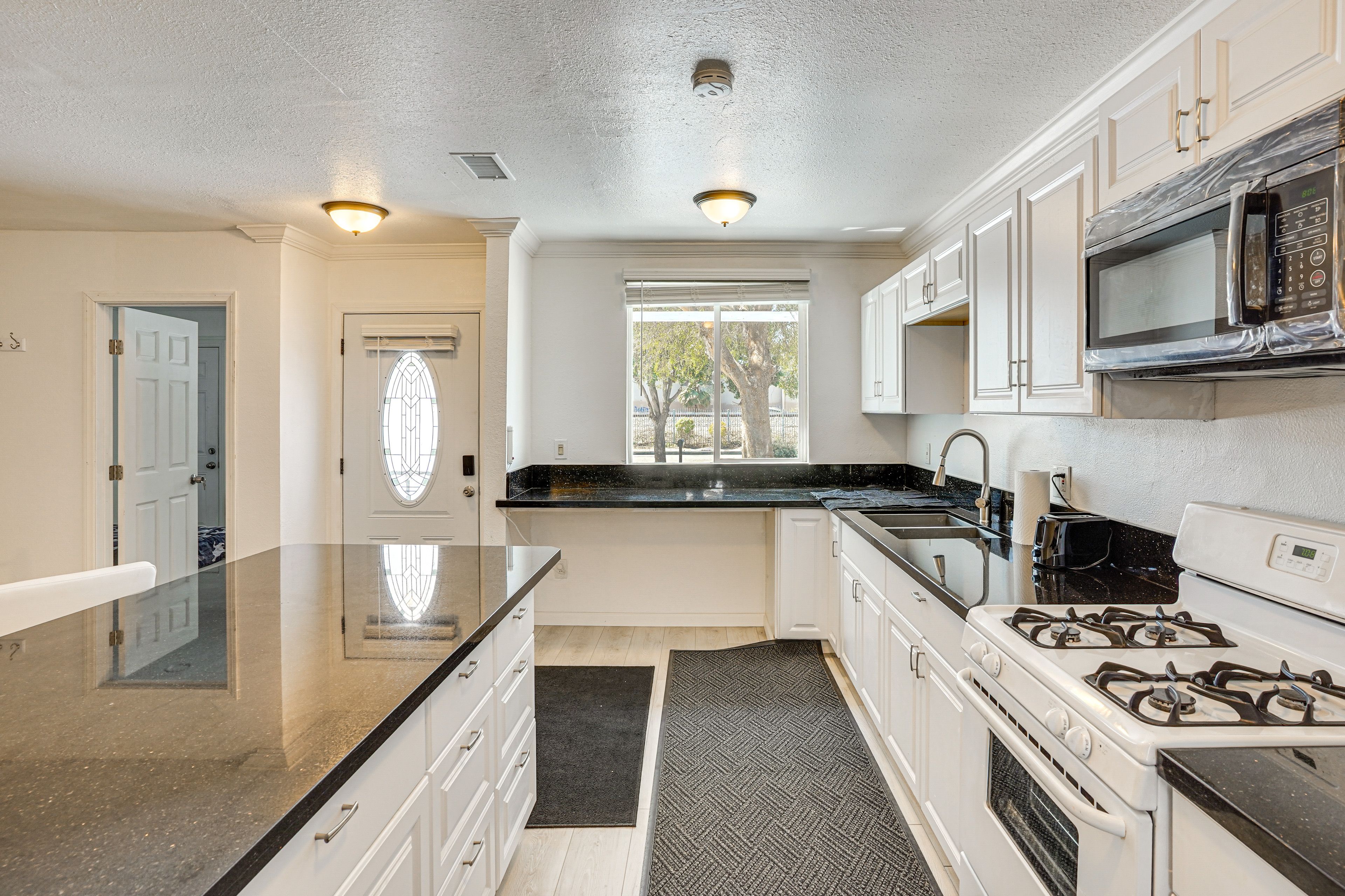 Kitchen | Keurig Coffee Maker | Toaster | Cooking Basics