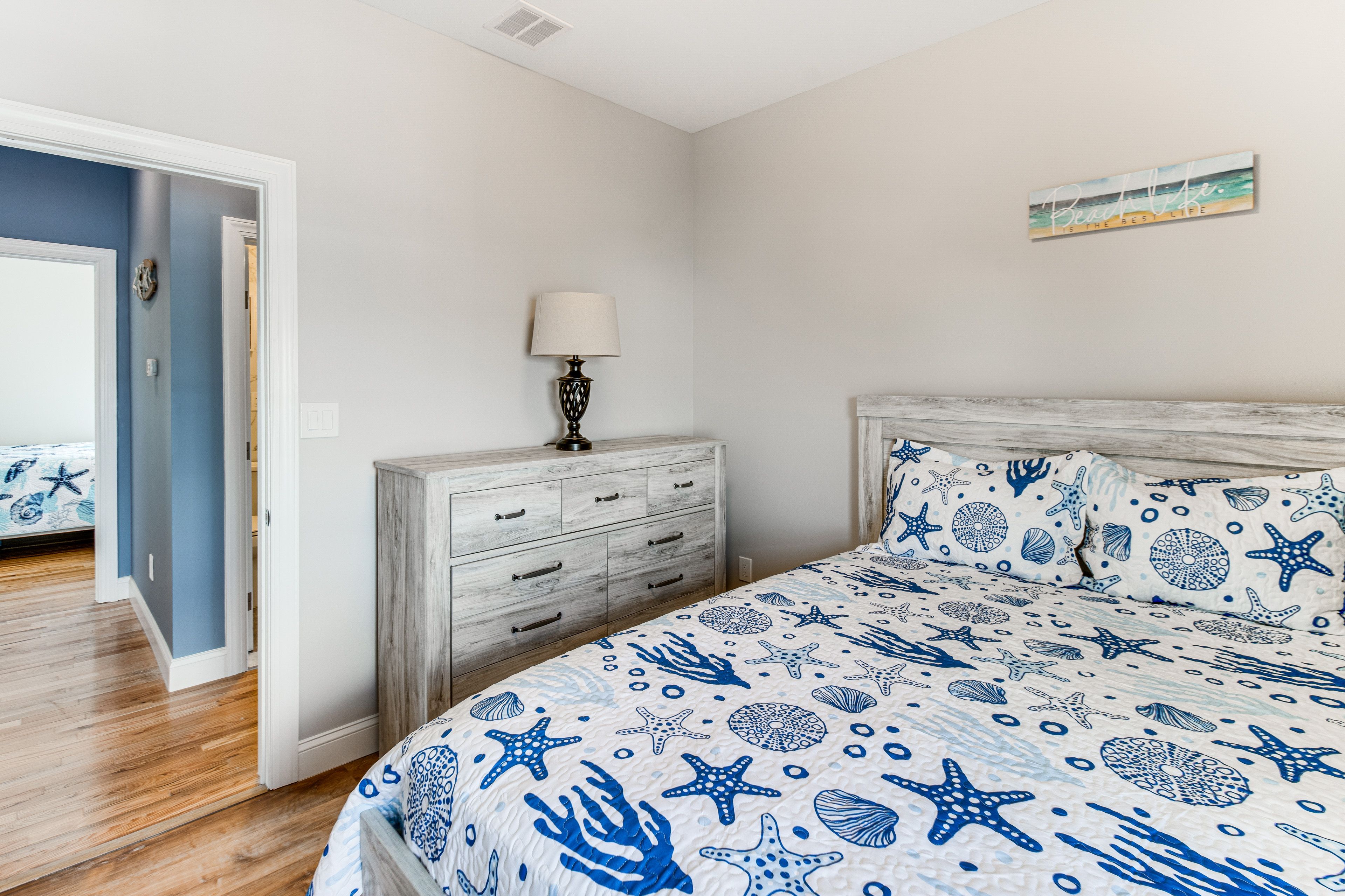 Bedroom 2 | 2nd Floor | Queen Bed | Smart TV