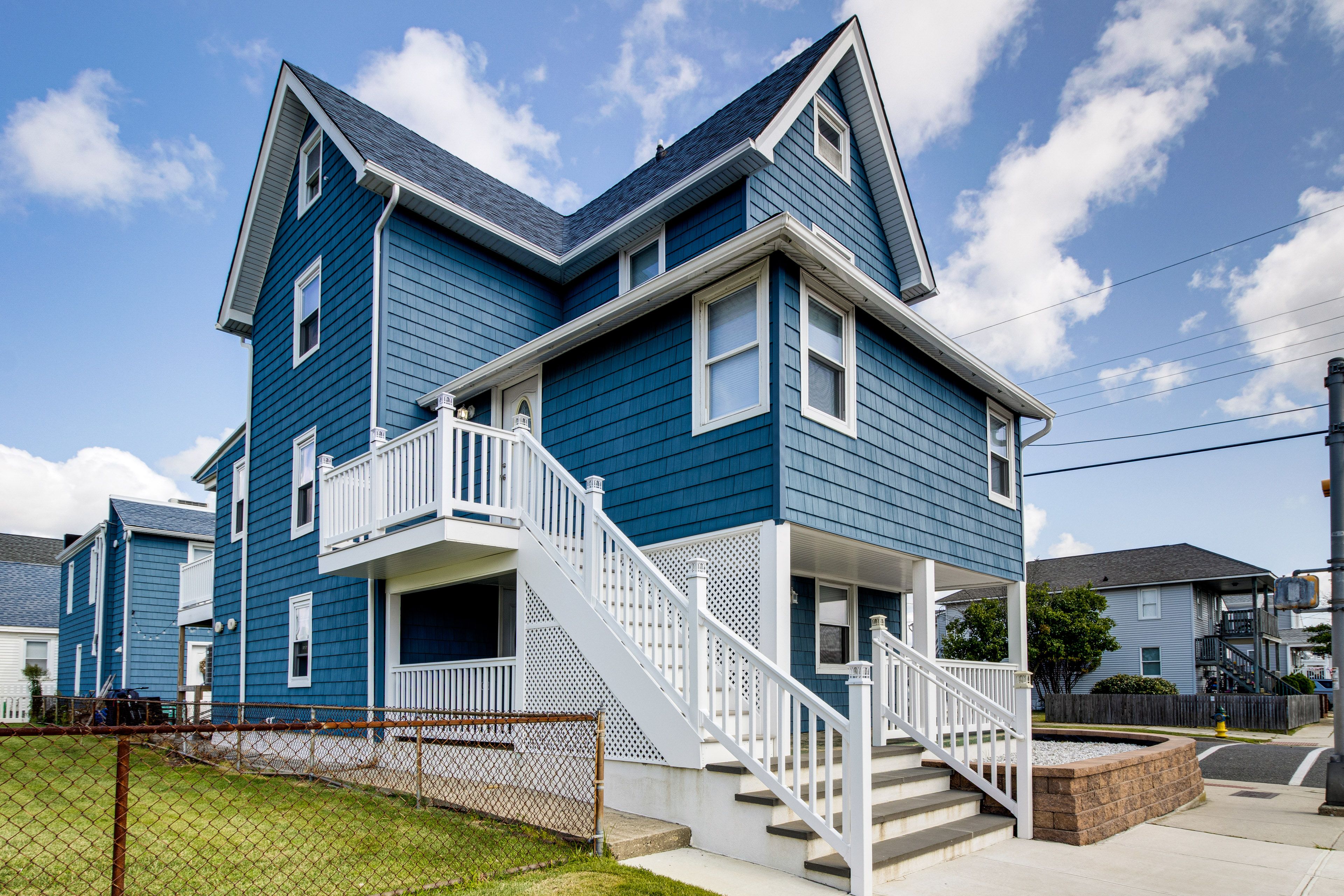 Property Exterior | Self Check-In | 0.8 Mi to Morey's Piers