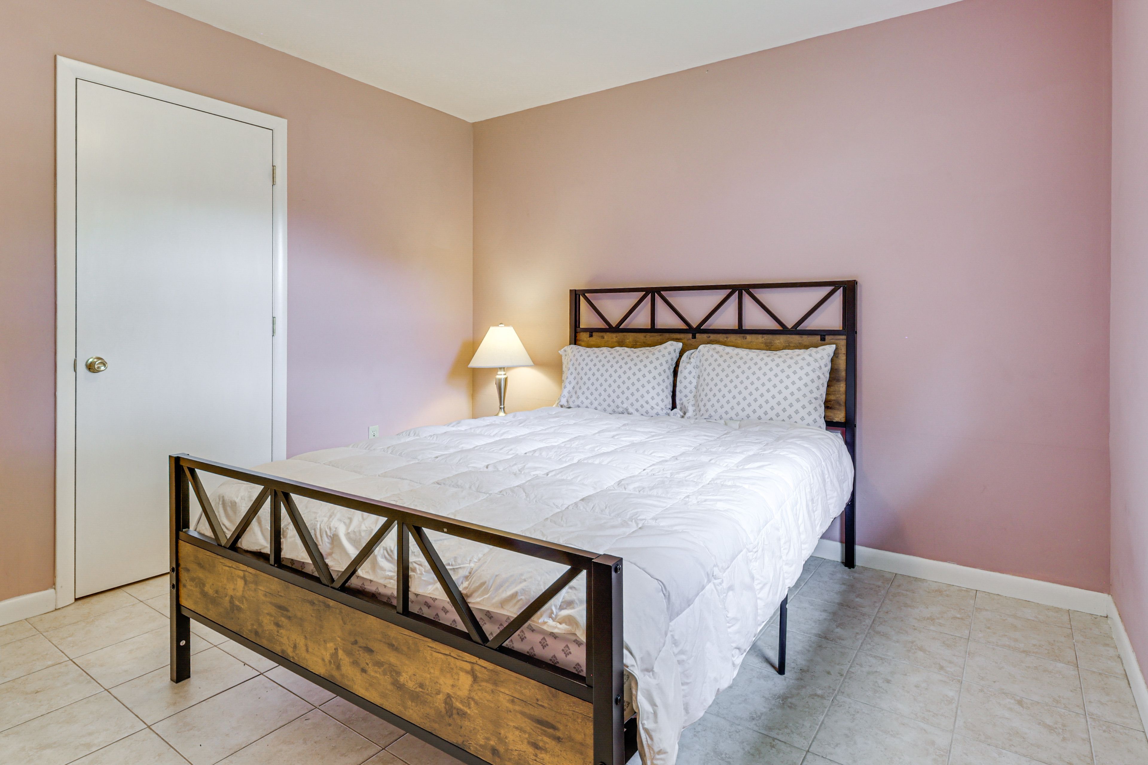 Bedroom 2 | Queen Bed