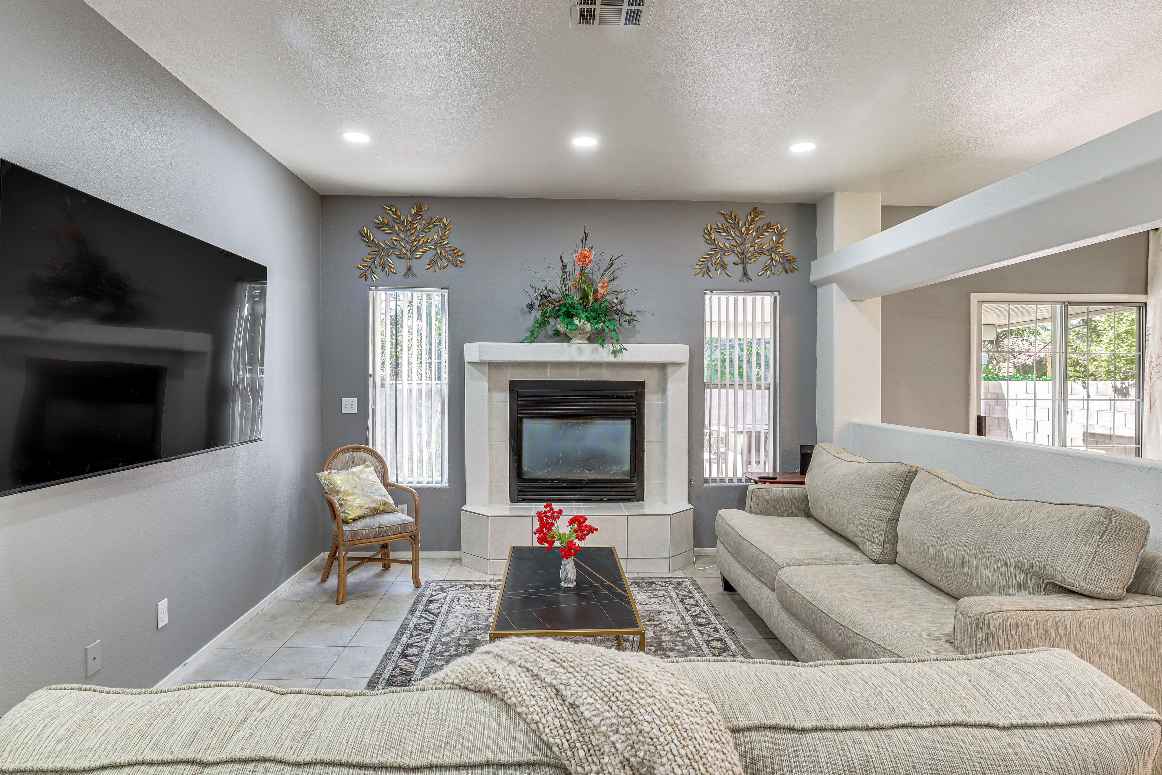 Living Room | Free WiFi | Smart TV | Central A/C | 1st Floor