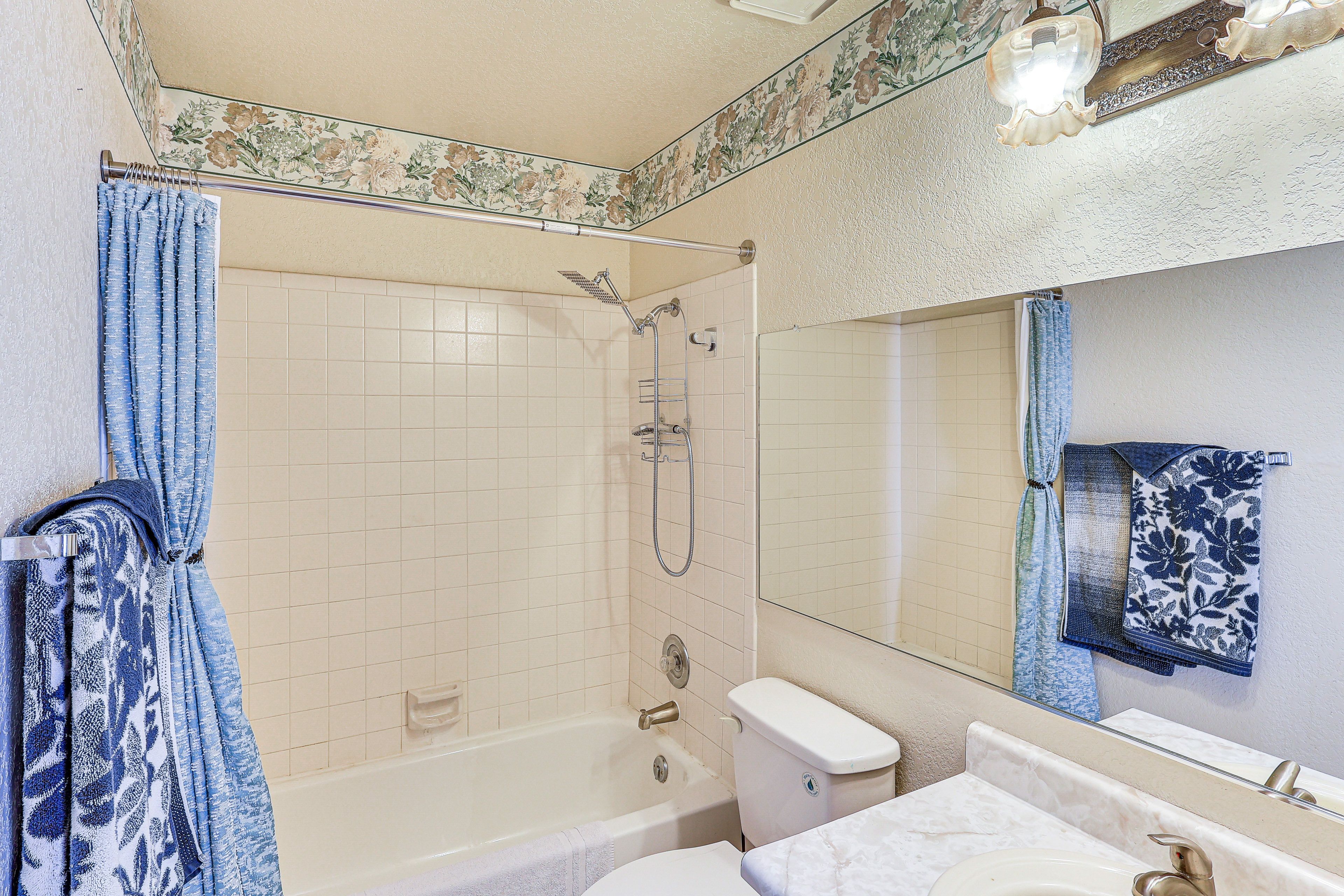 En-Suite Bathroom | Towels Provided