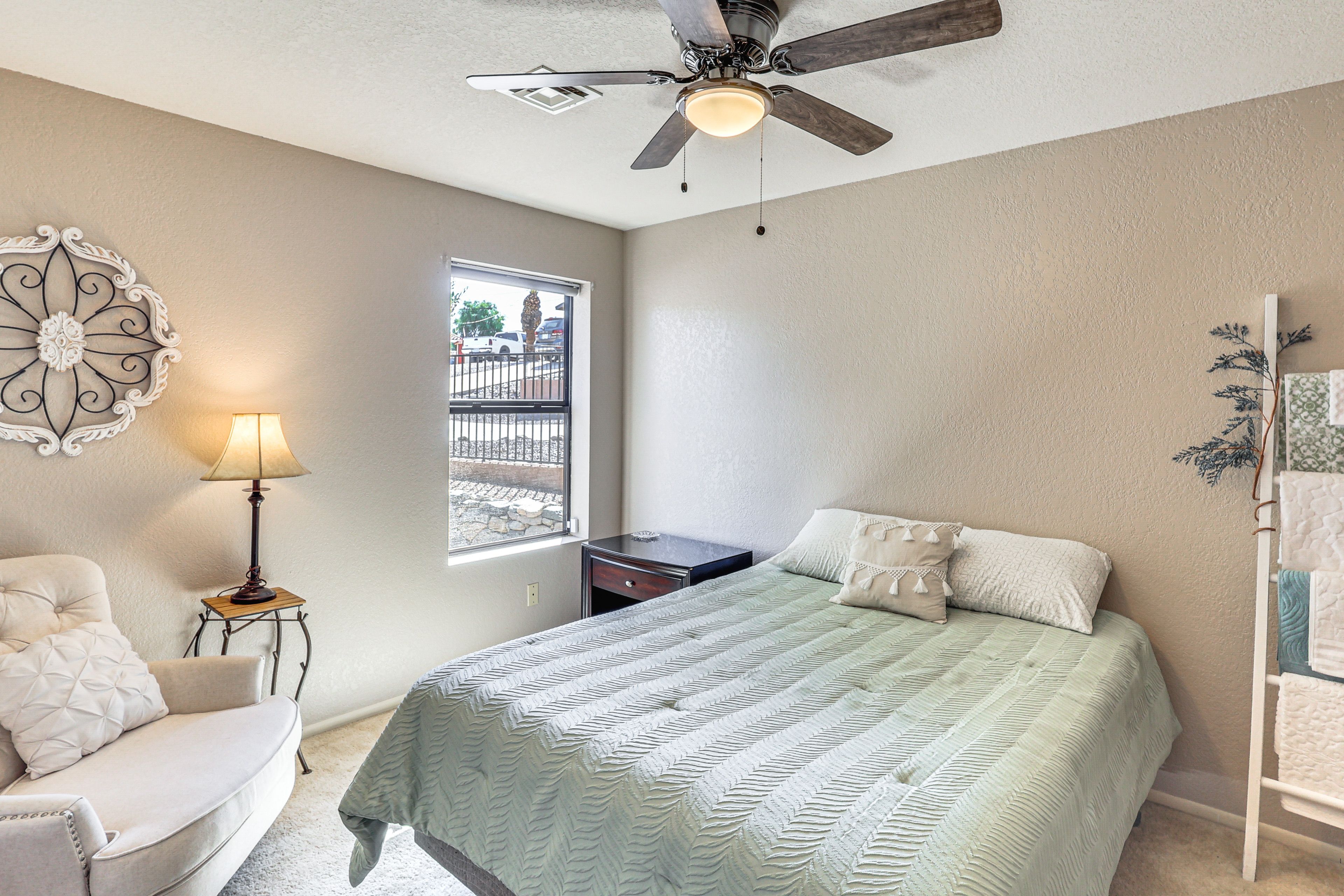 Bedroom 2 | Queen Bed
