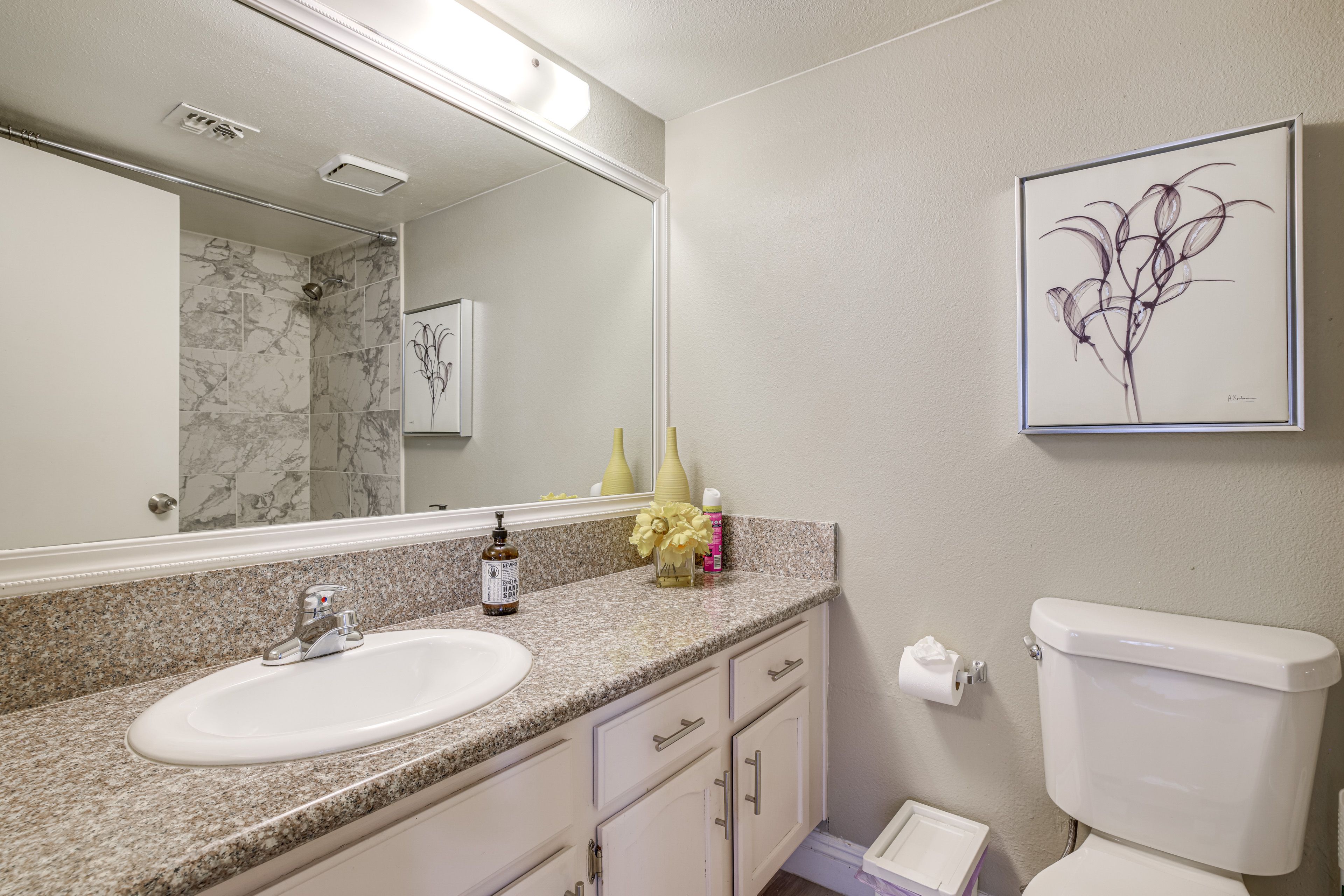 Full Bathroom | 1st Floor