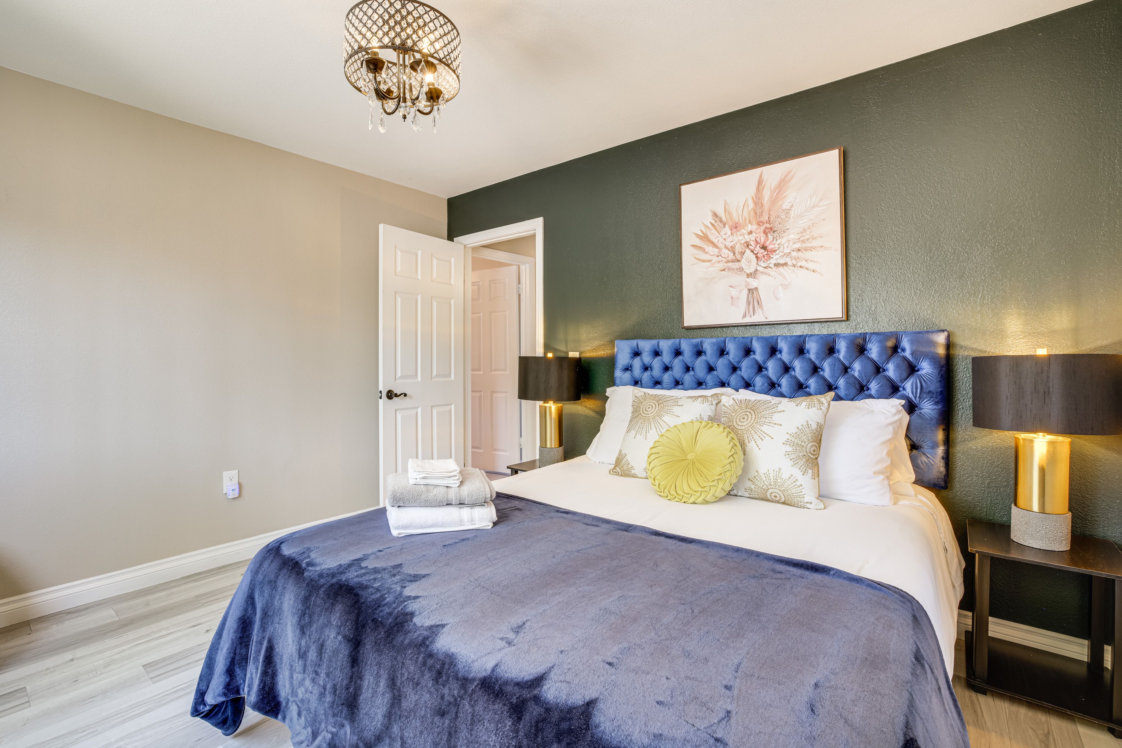 Bedroom 4 | Queen Bed | 2nd Floor