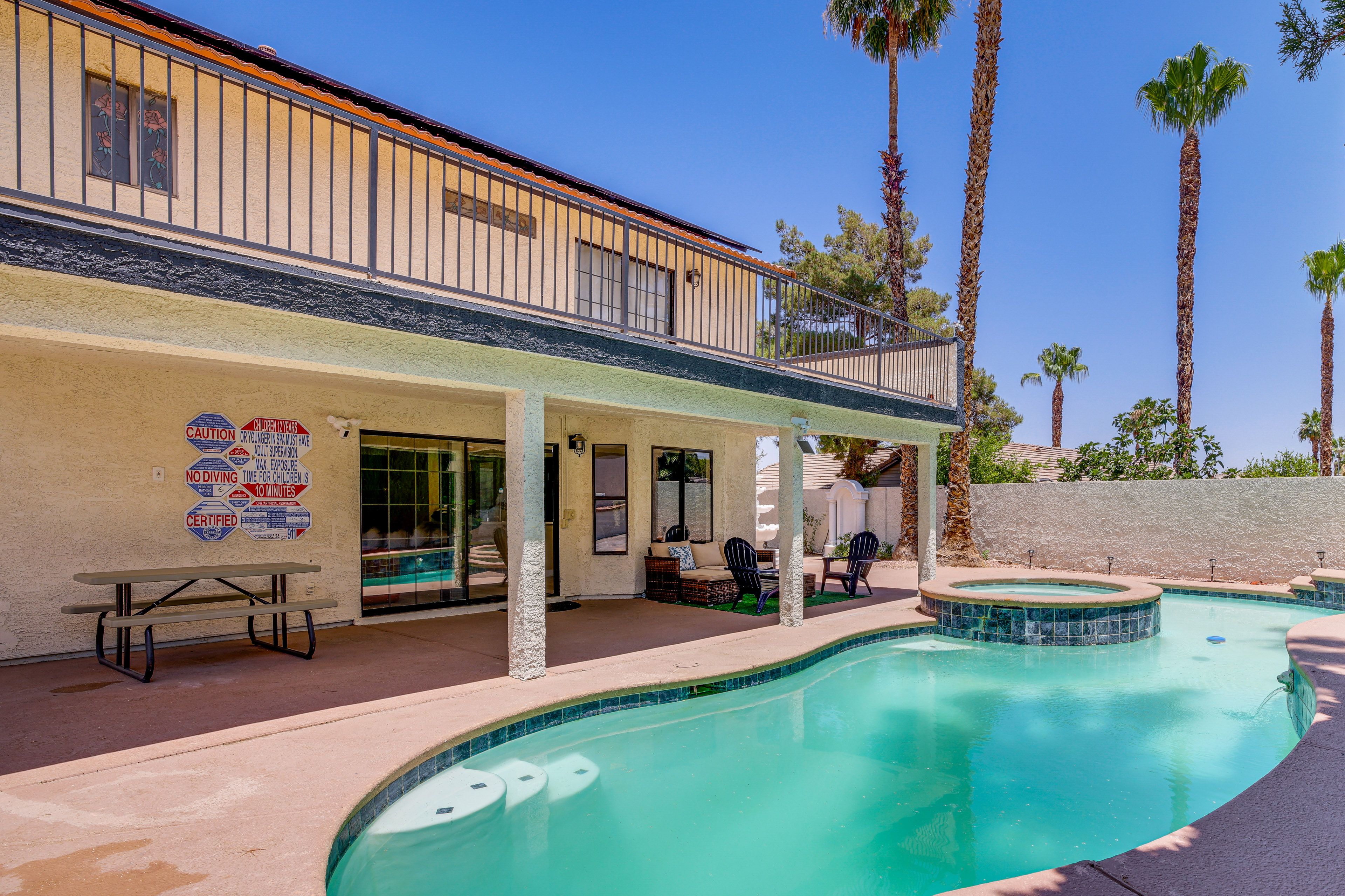 Private Heated Pool & Hot Tub