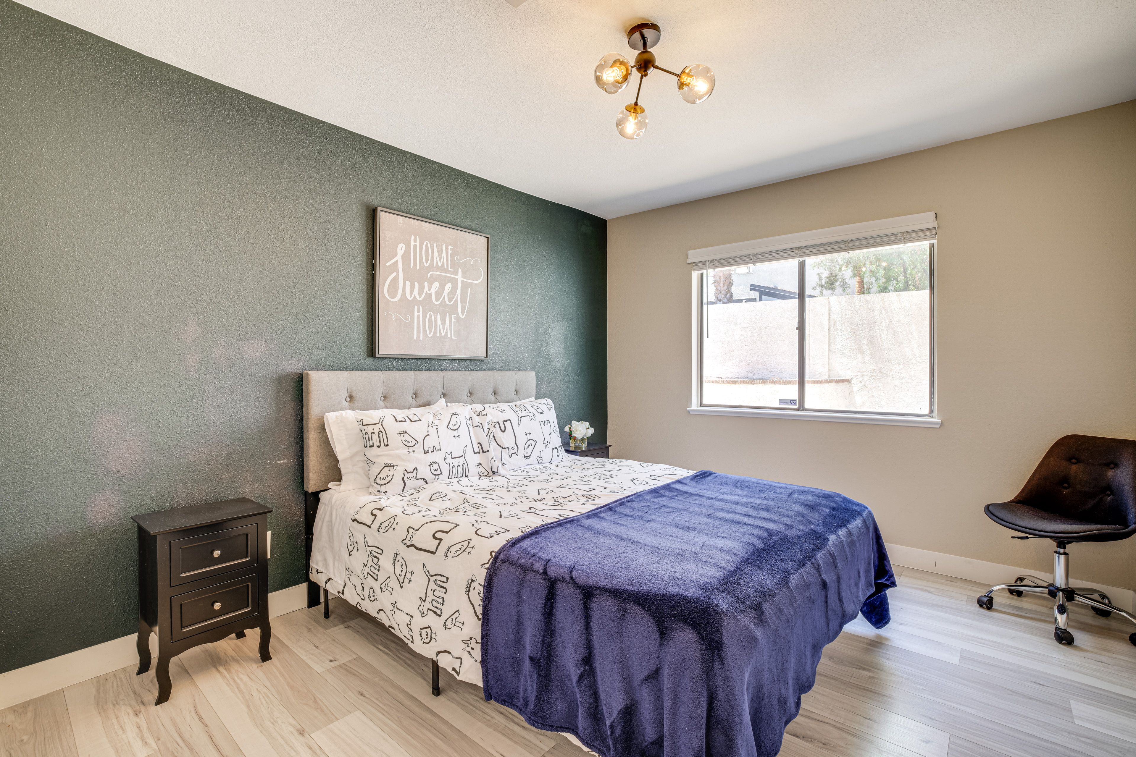 Bedroom 2 | Queen Bed | 1st Floor