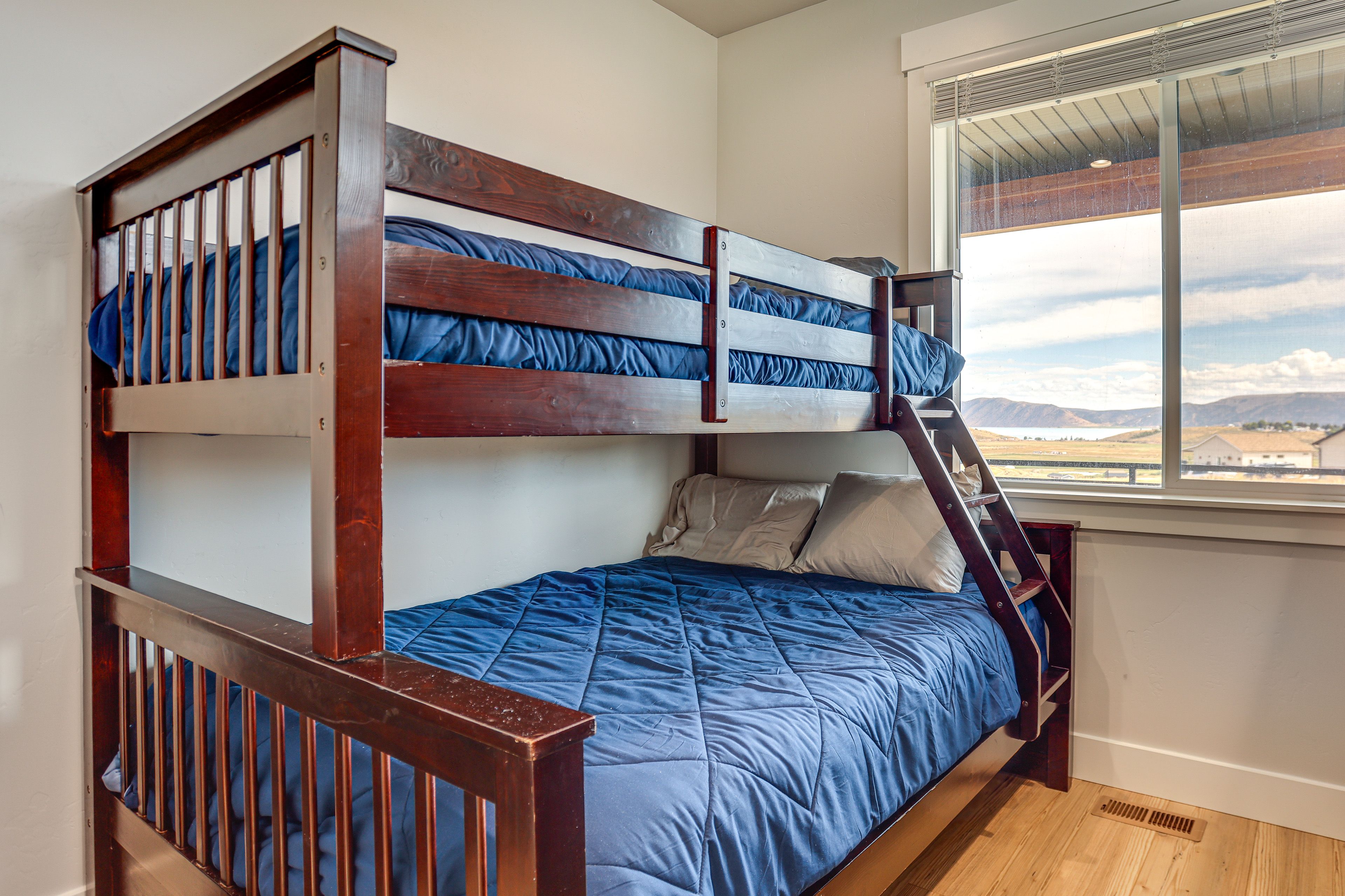 Bedroom 2 | 1st Floor | Twin/Full Bunk Bed | Triple Twin Bunk Bed
