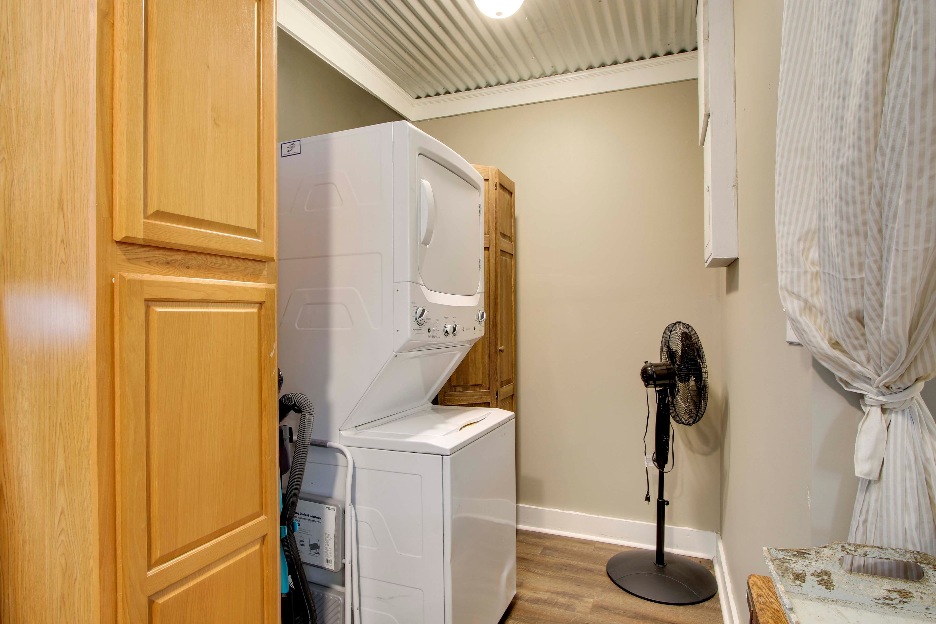 Studio | Laundry Area | Washer & Dryer