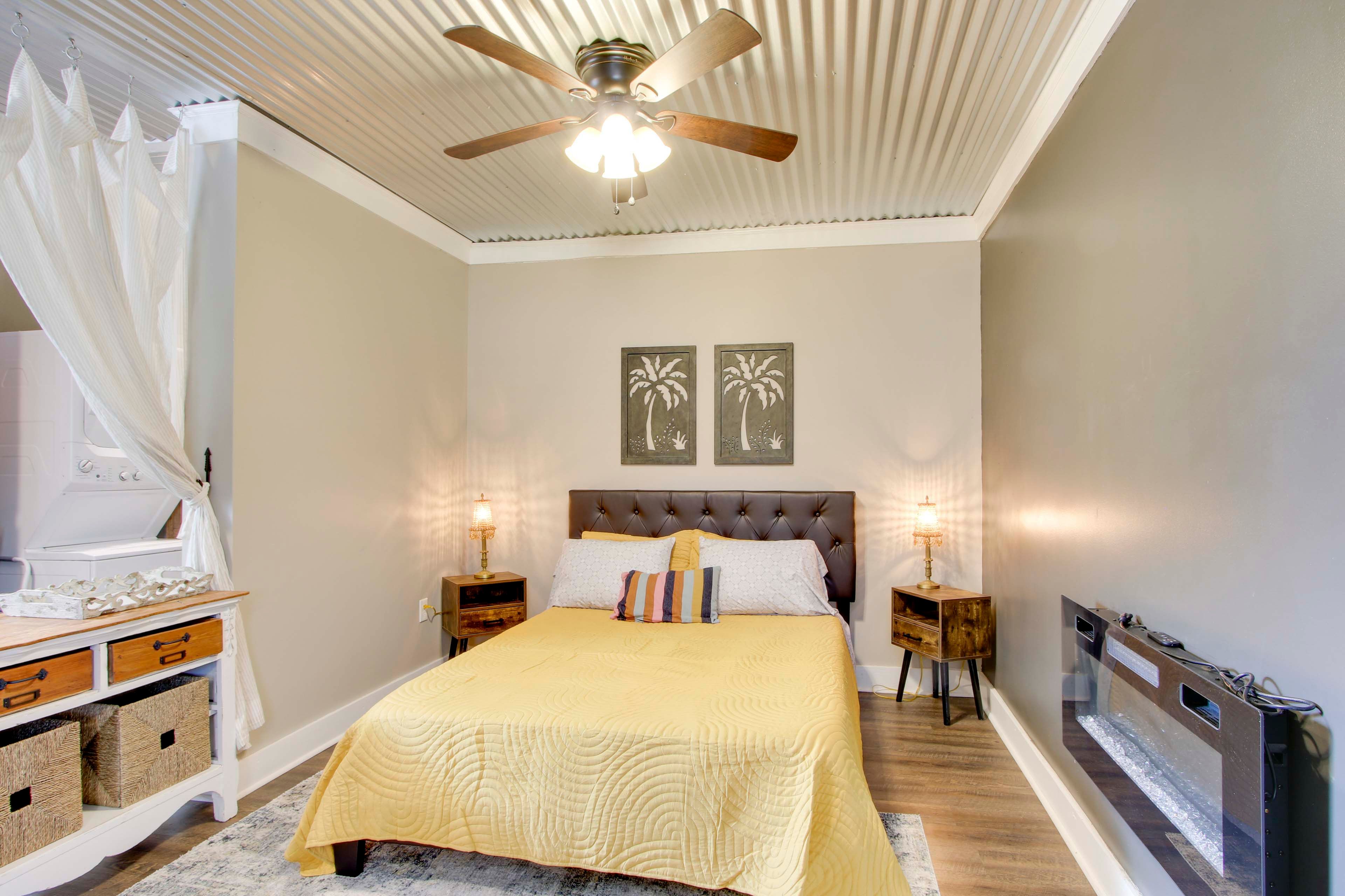 Studio | Sleeping Area | Queen Bed | Linens Provided | Electric Fireplace