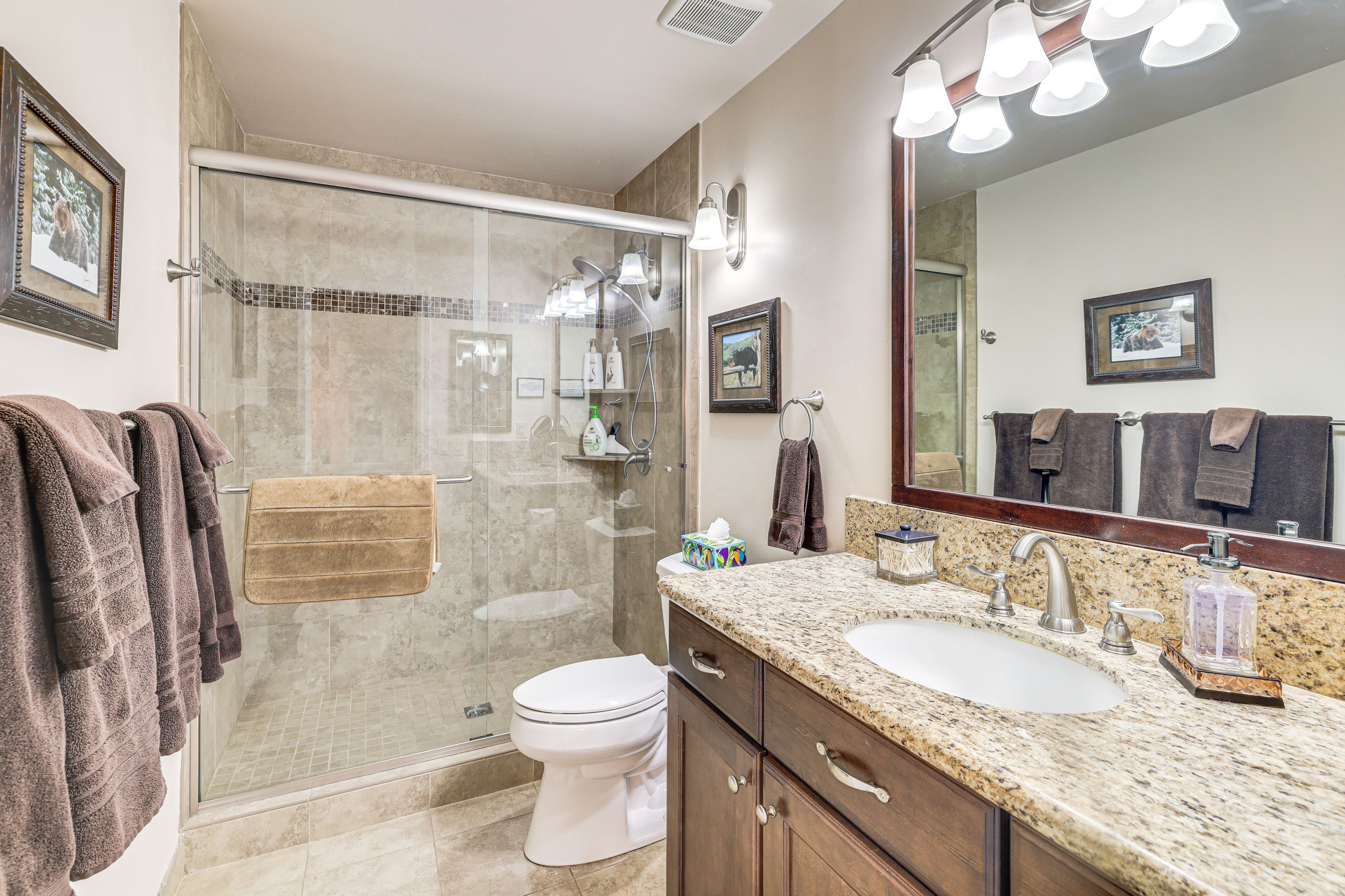 Full Bath | Towels | Hair Dryer | Main Level