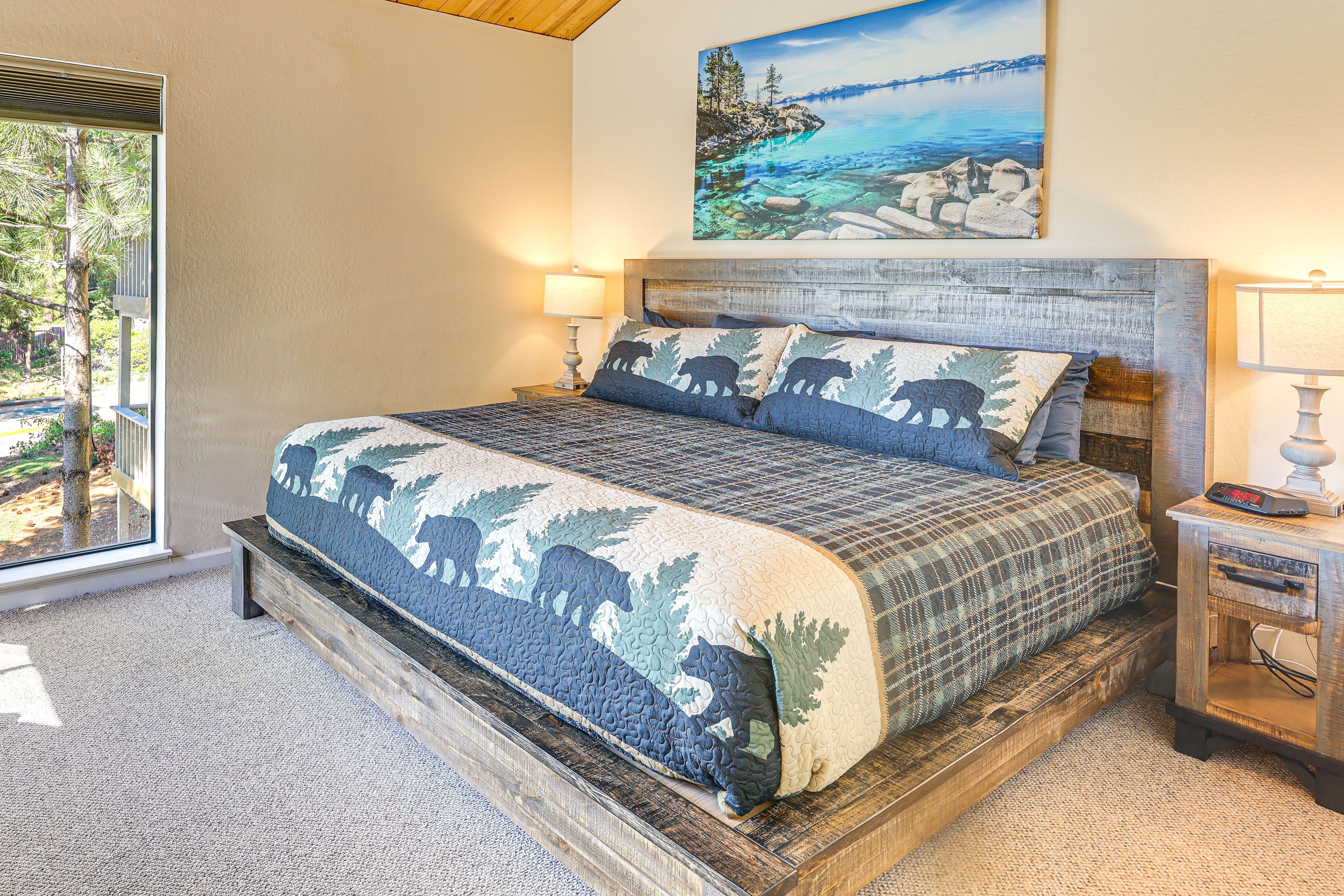 Bedroom 1 | King Bed | Linens | Main Level