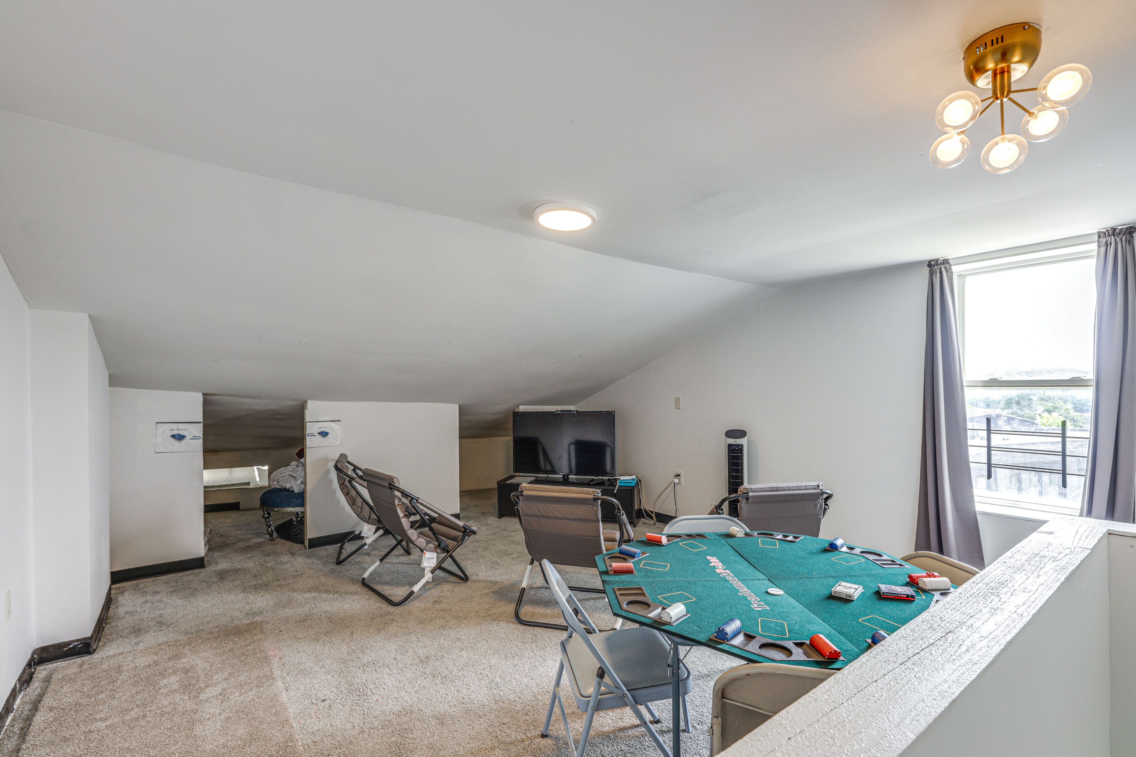 Loft | 3rd Floor | Poker Table | Smart TV