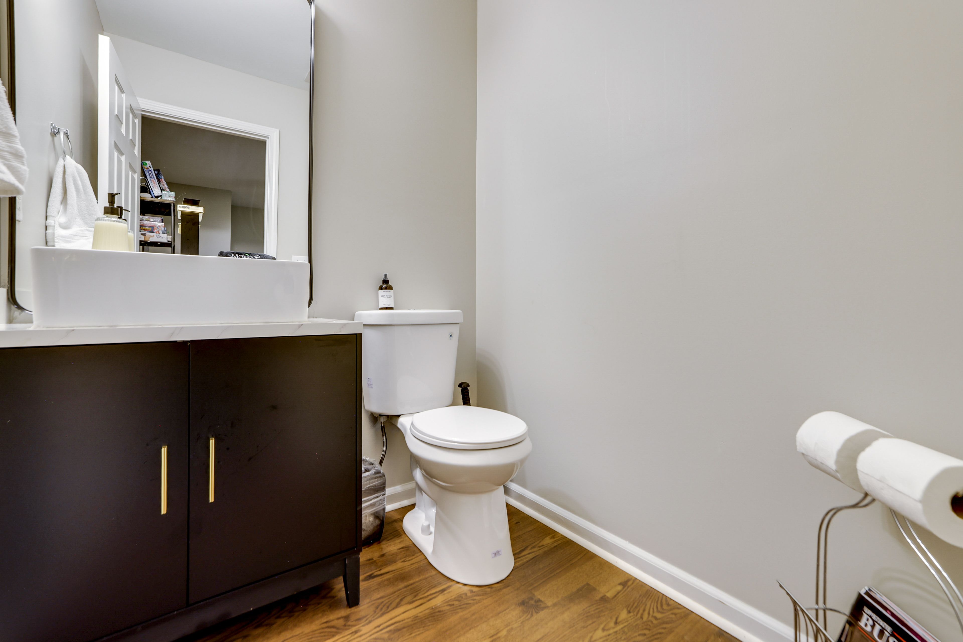 Half Bathroom | Ground Floor