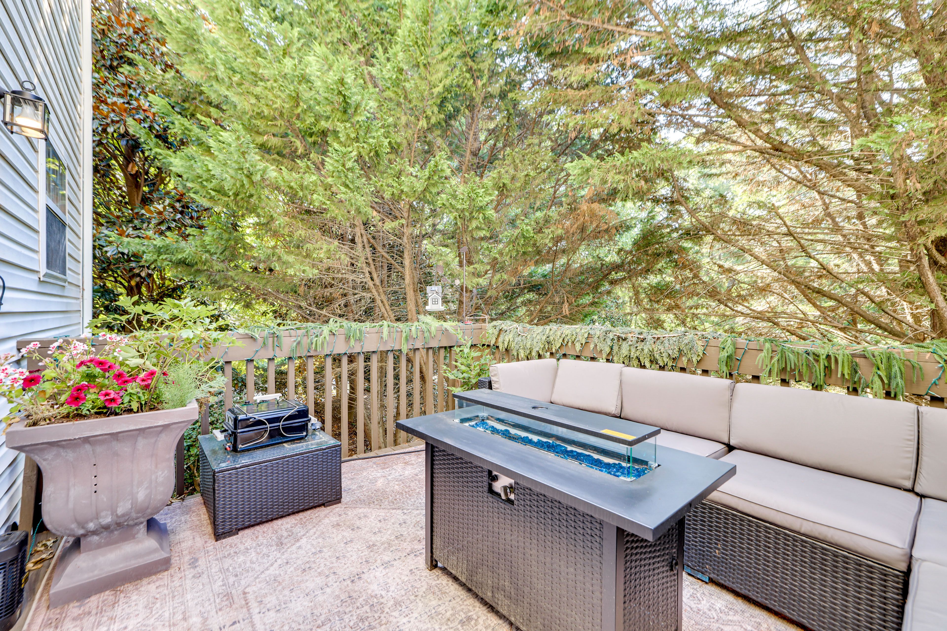 Deck | Gas Fire Pit | Seating