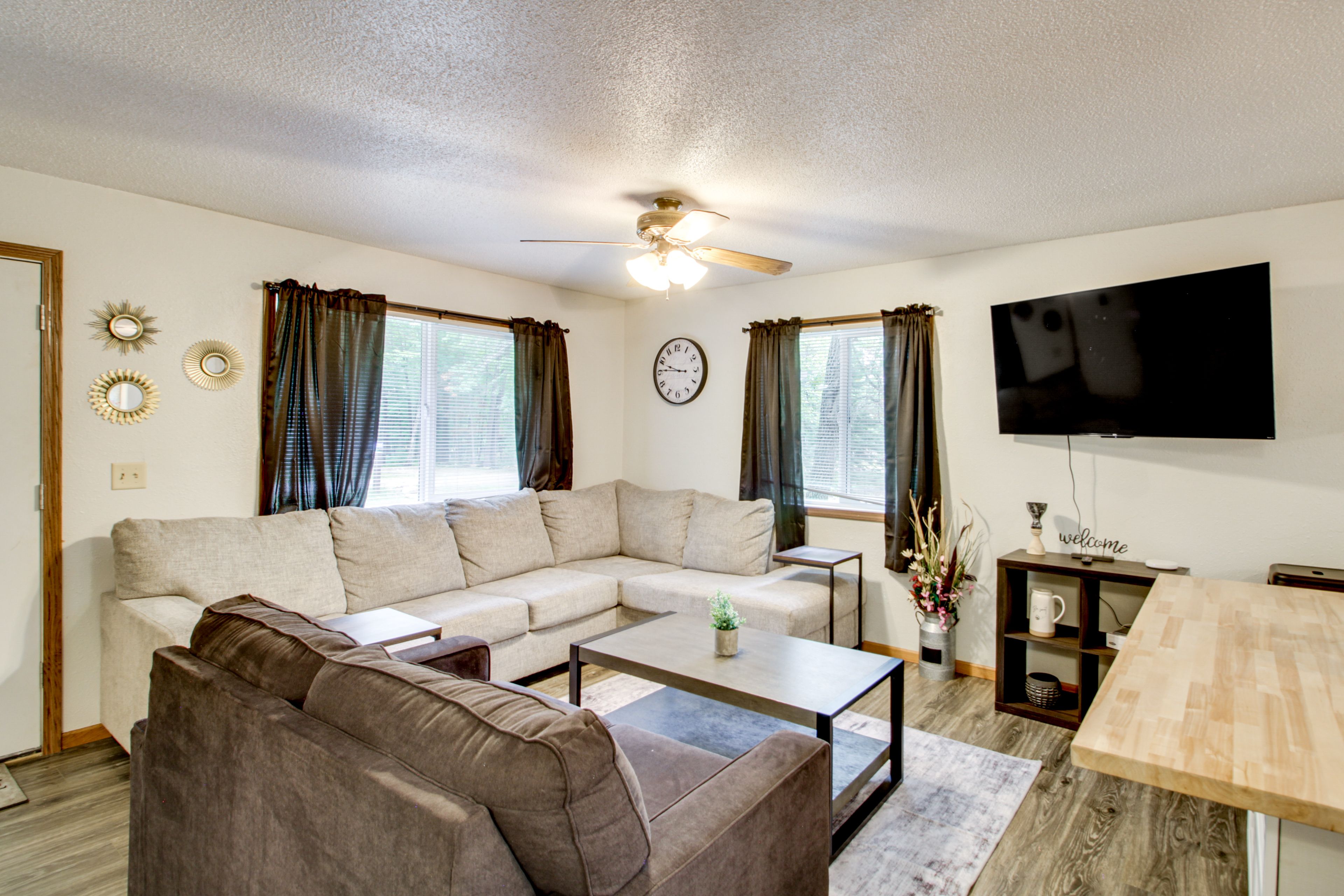 Living Area | Smart TV