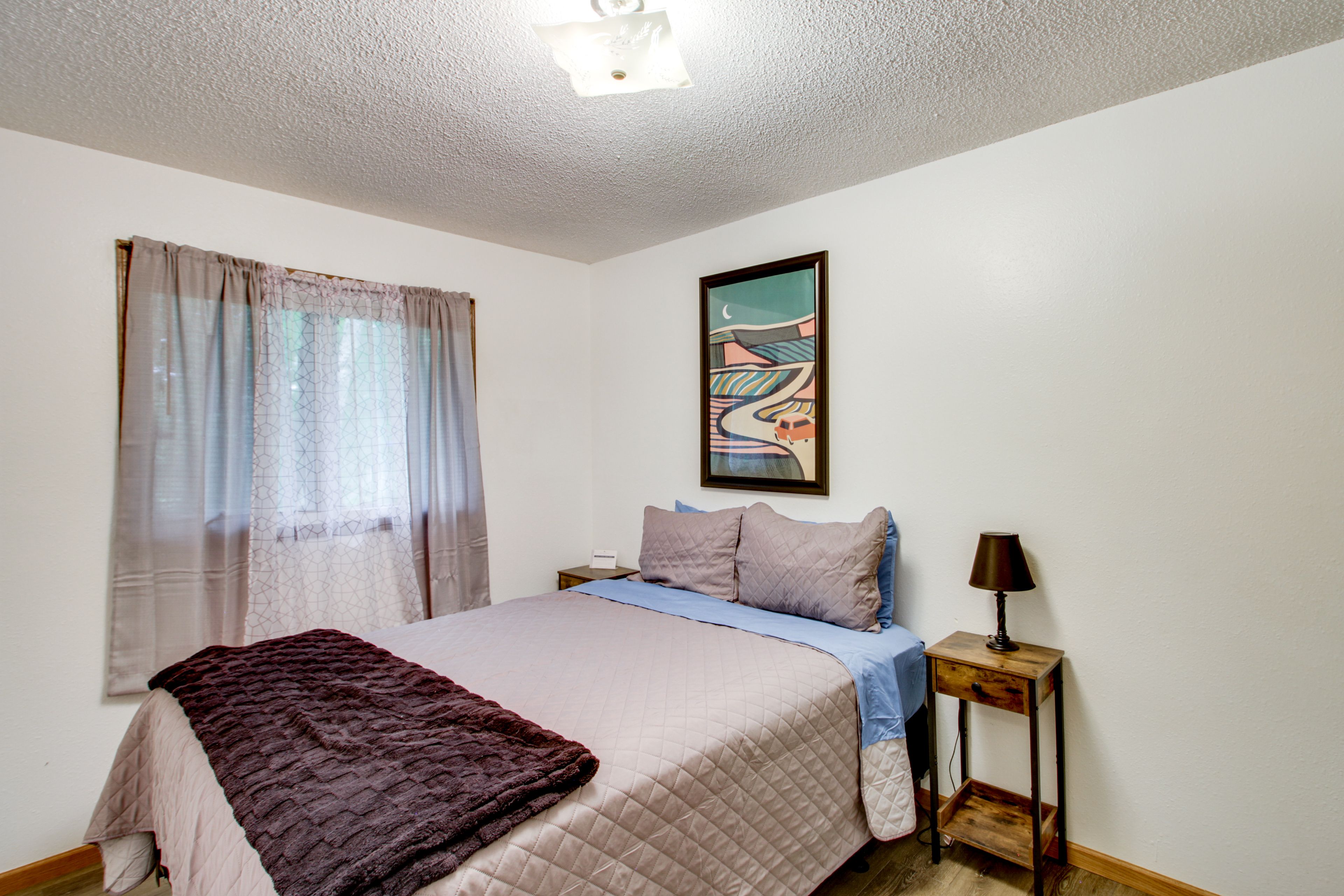 Bedroom 1 | Queen Bed | Main Floor