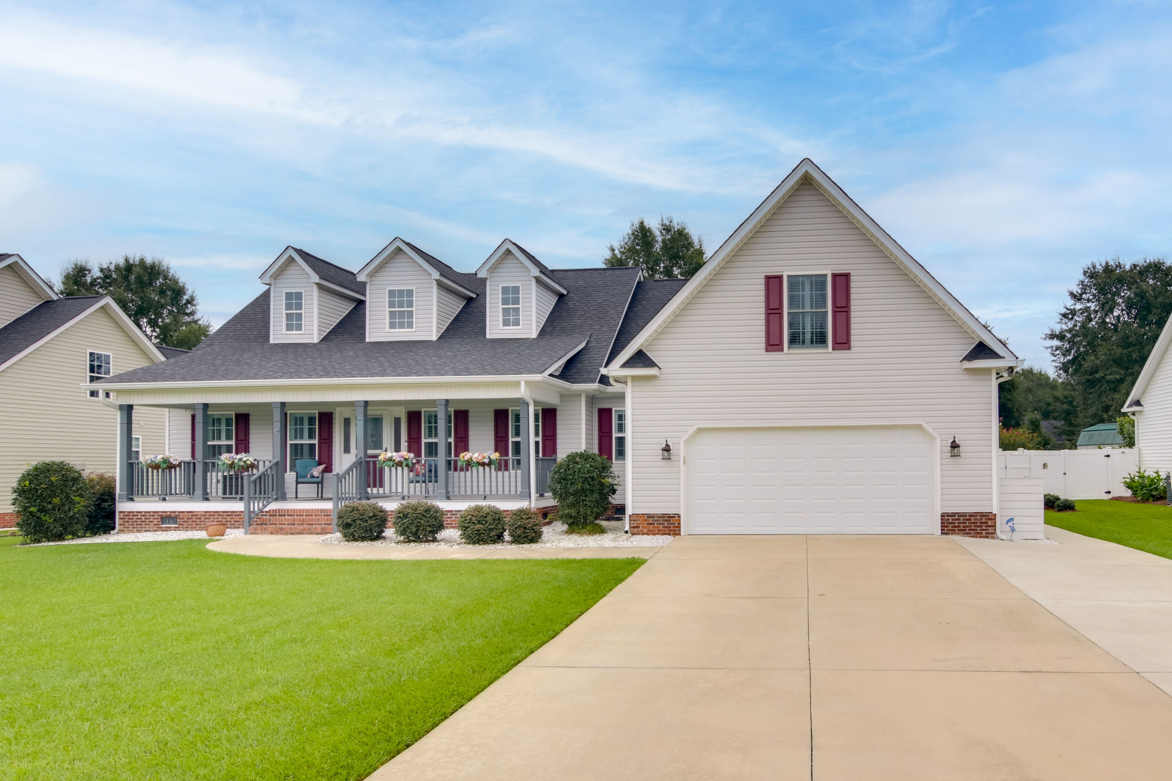 Parking | Garage (1 Vehicle) | Driveway (4 Vehicles)