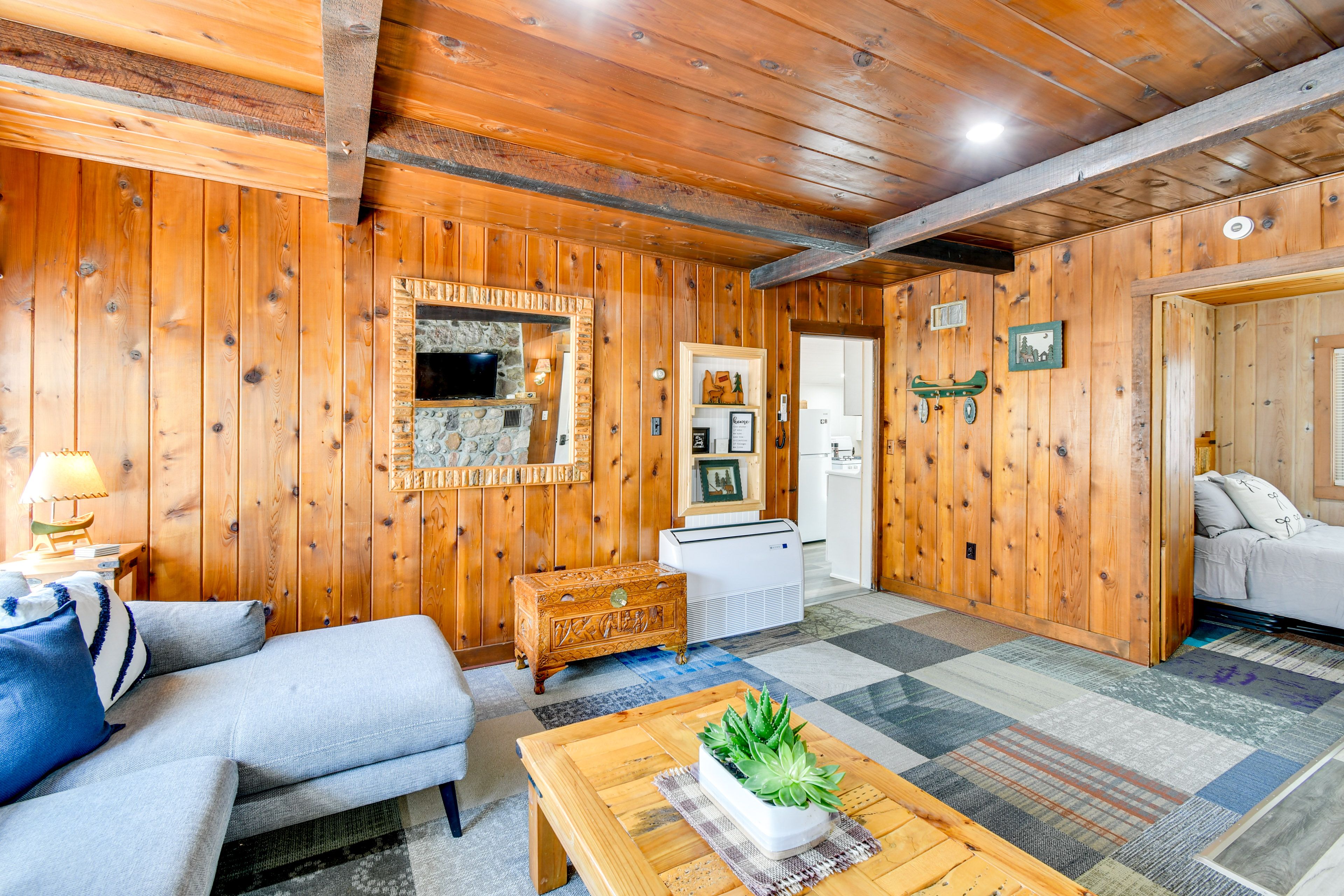 Living Room | Fireplace | Smart TV | Free WiFi | Card & Board Games