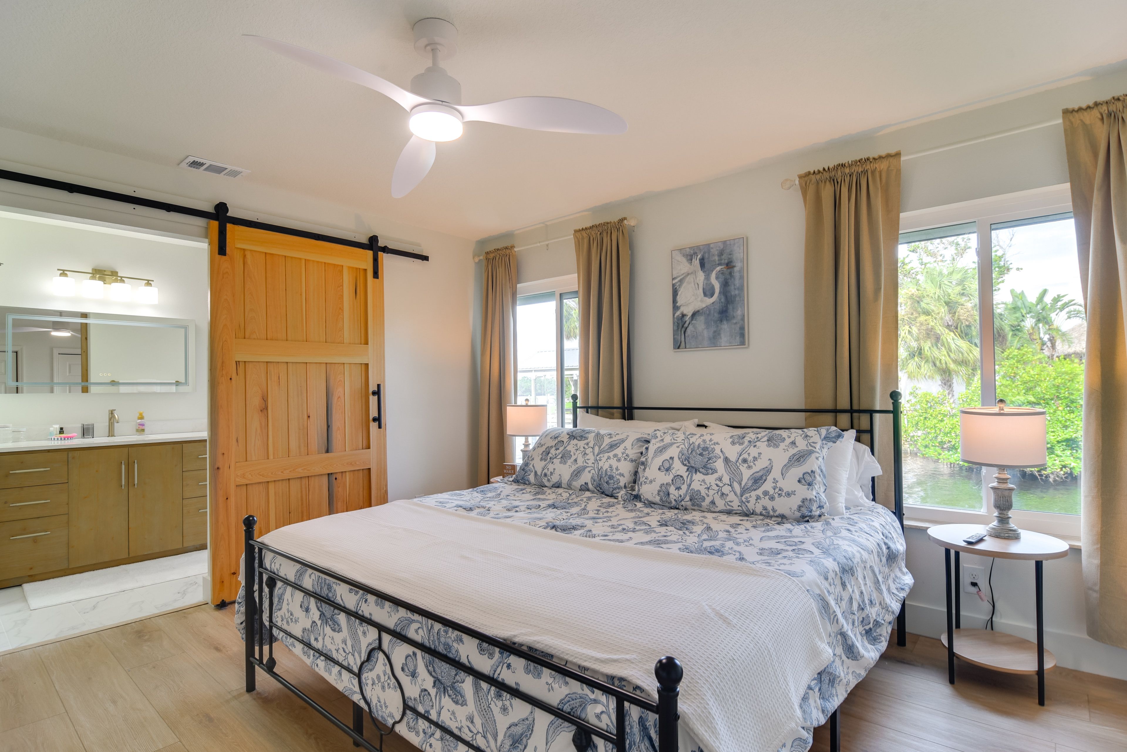 Bedroom 1 | King Bed | Smart TV