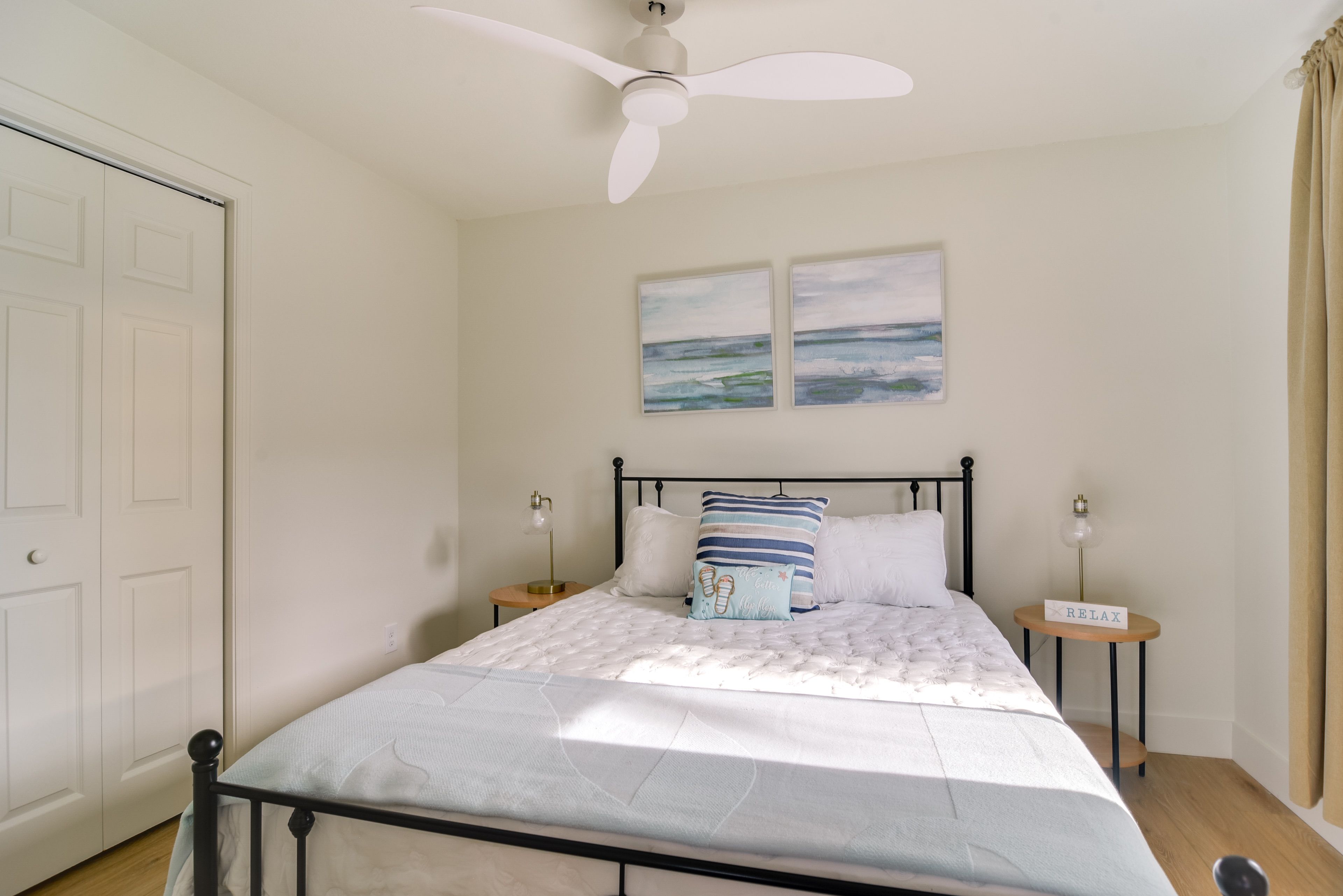 Bedroom 2 | Queen Bed | Smart TV