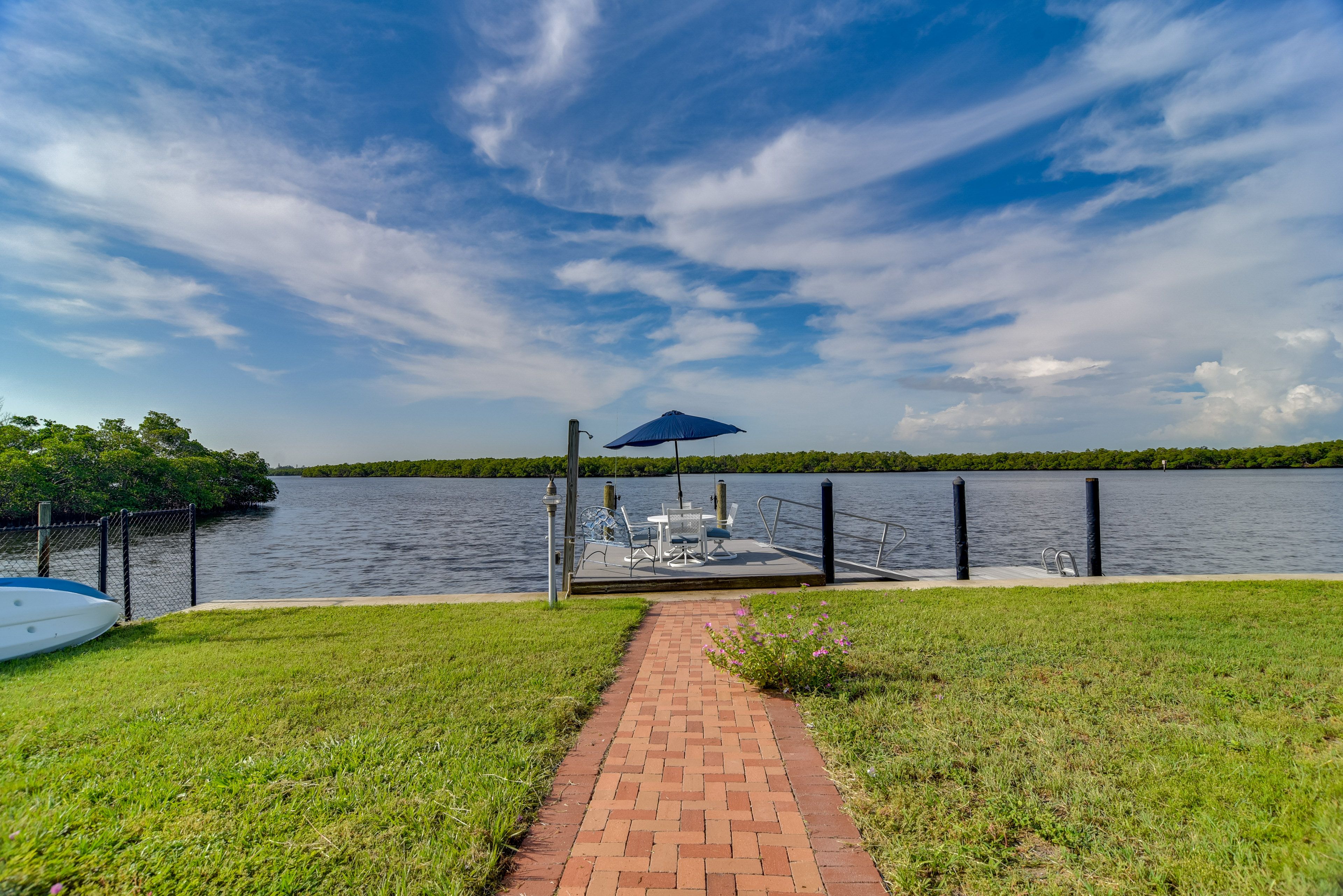Boat Dock | Dining Area