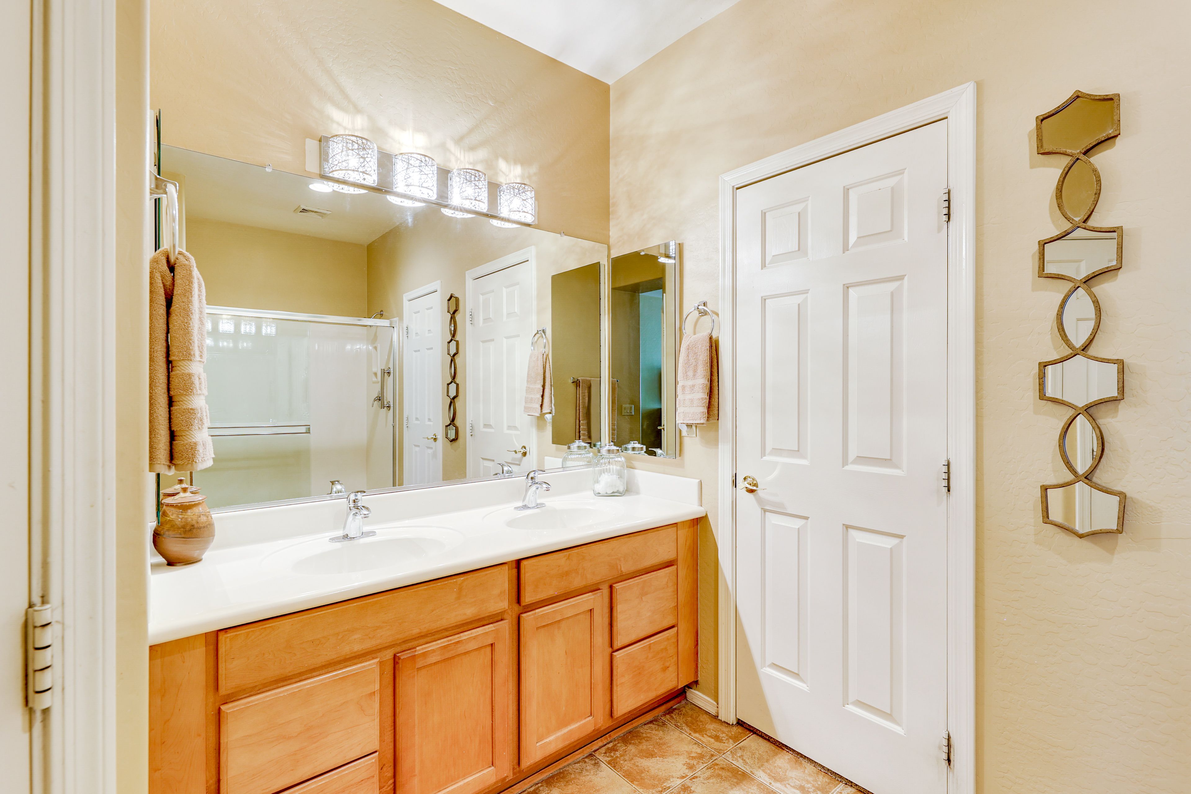 En-Suite Bathroom | Towels Provided
