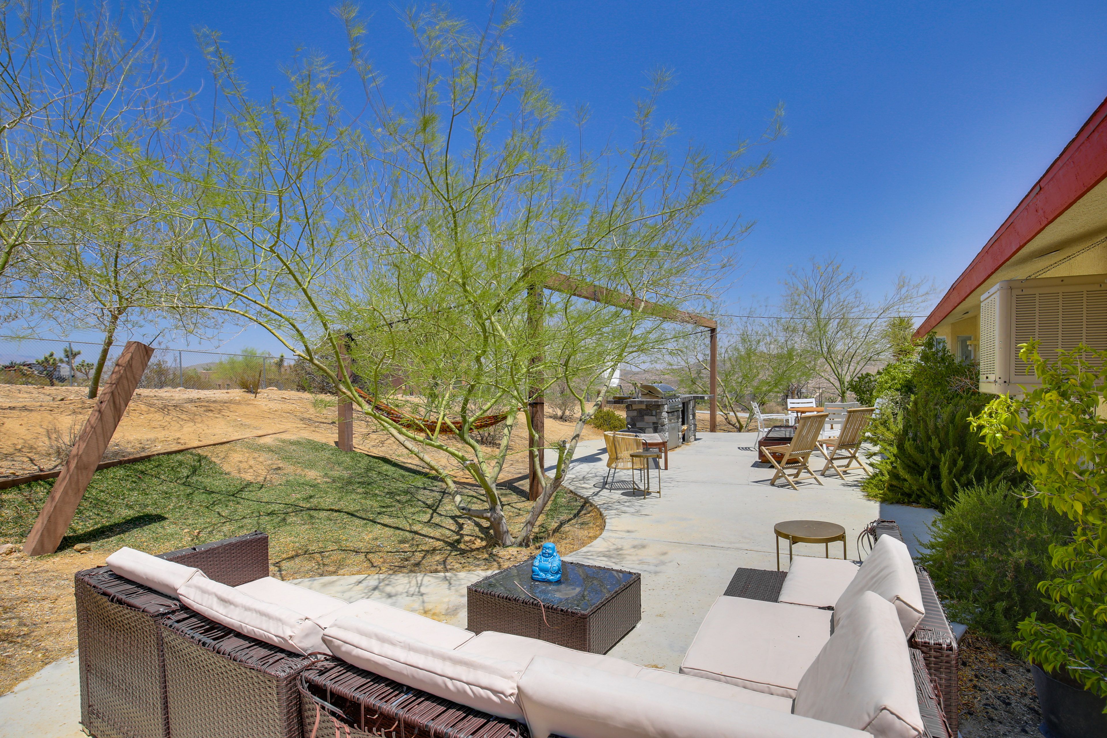 Furnished Patio | Gas Grill
