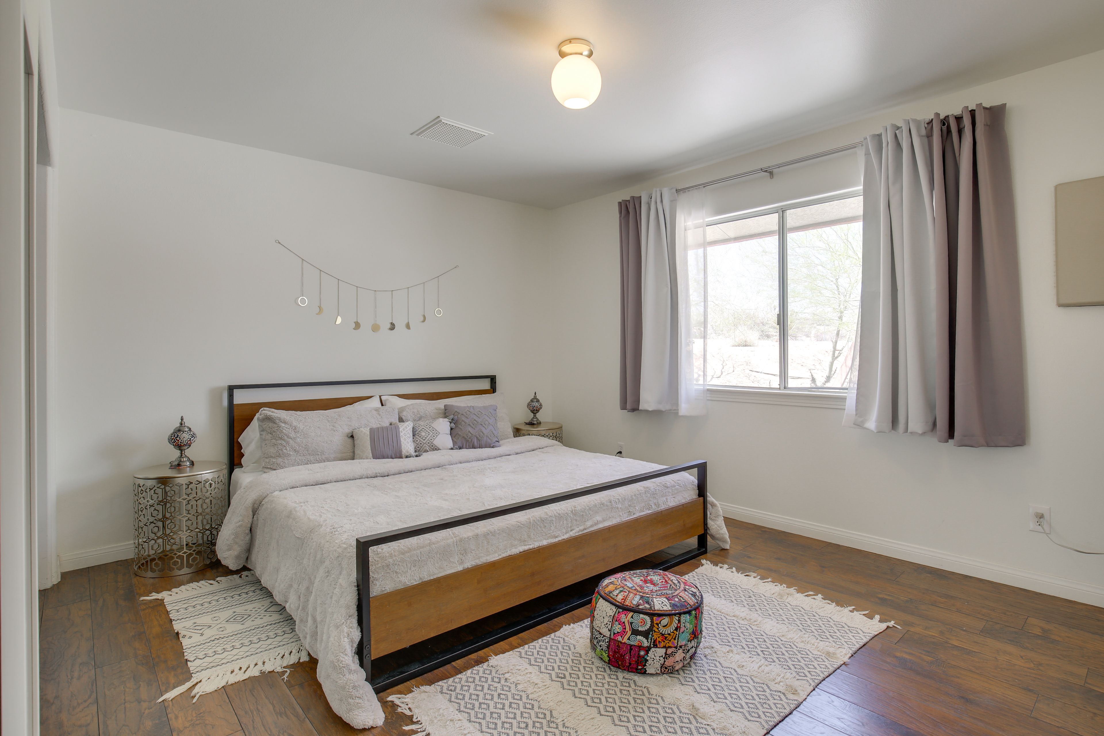 Bedroom 1 | King Bed | Linens Provided