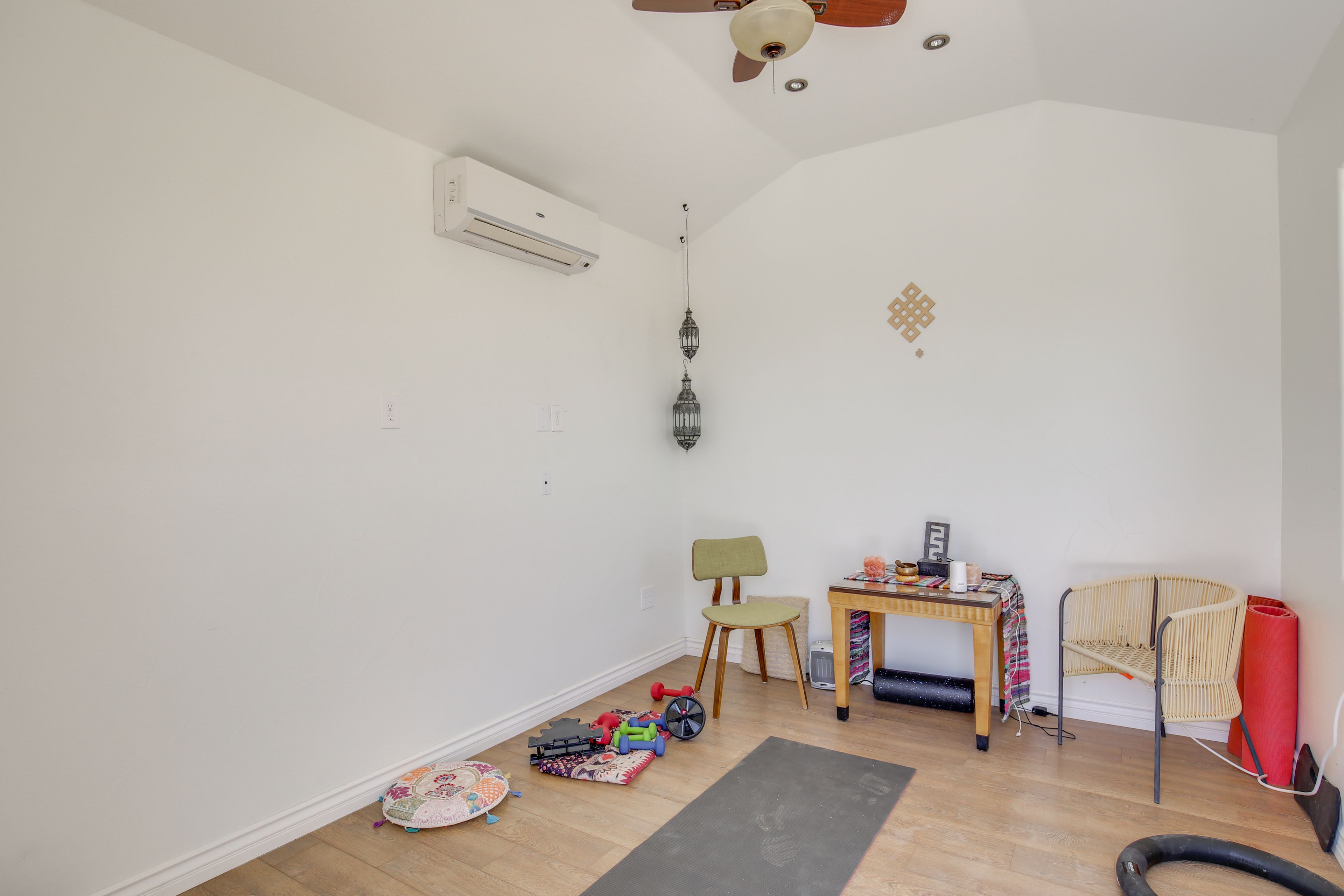 Detached Yoga Studio | Interior