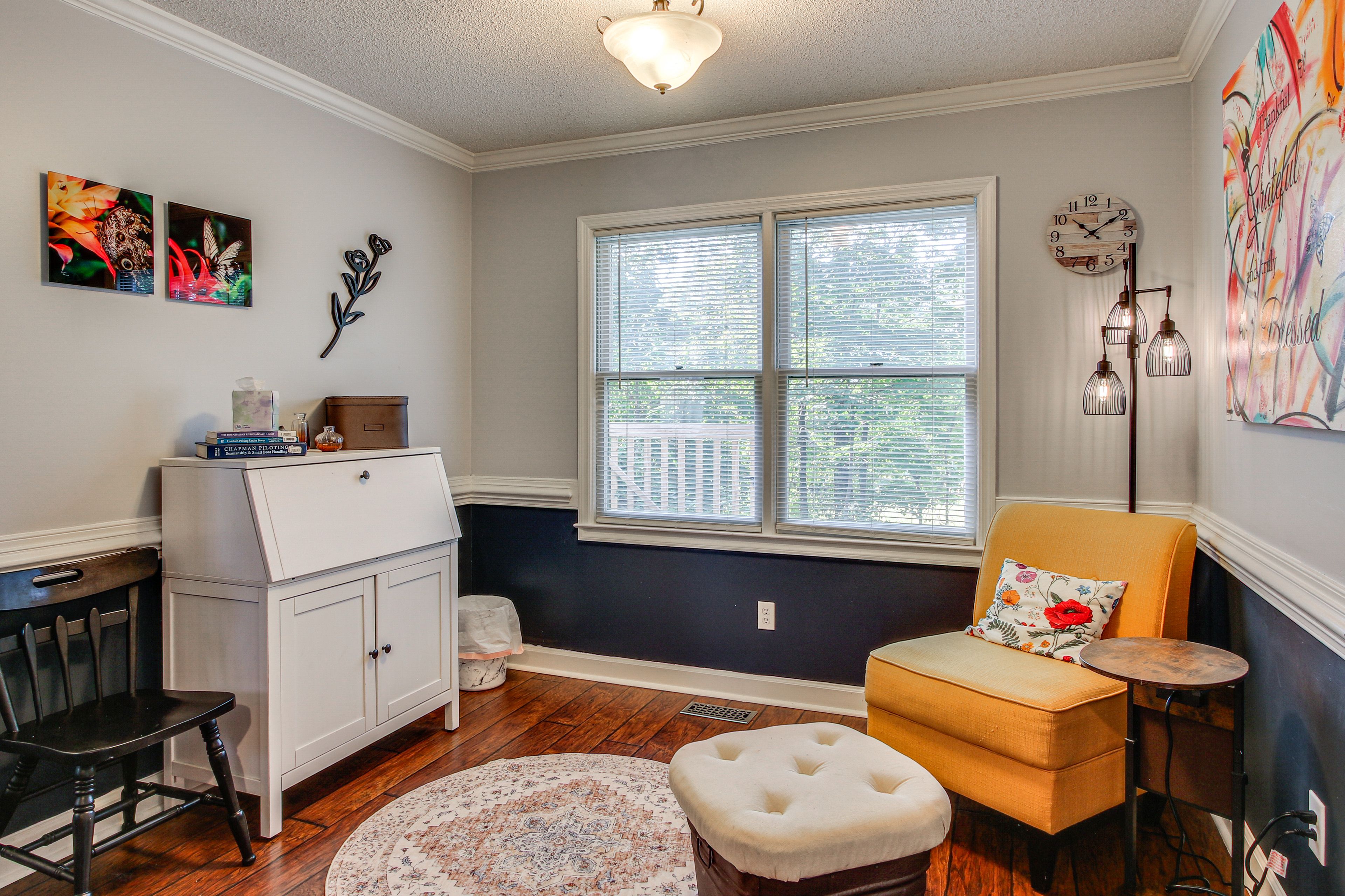 Sitting Room | 1st Floor