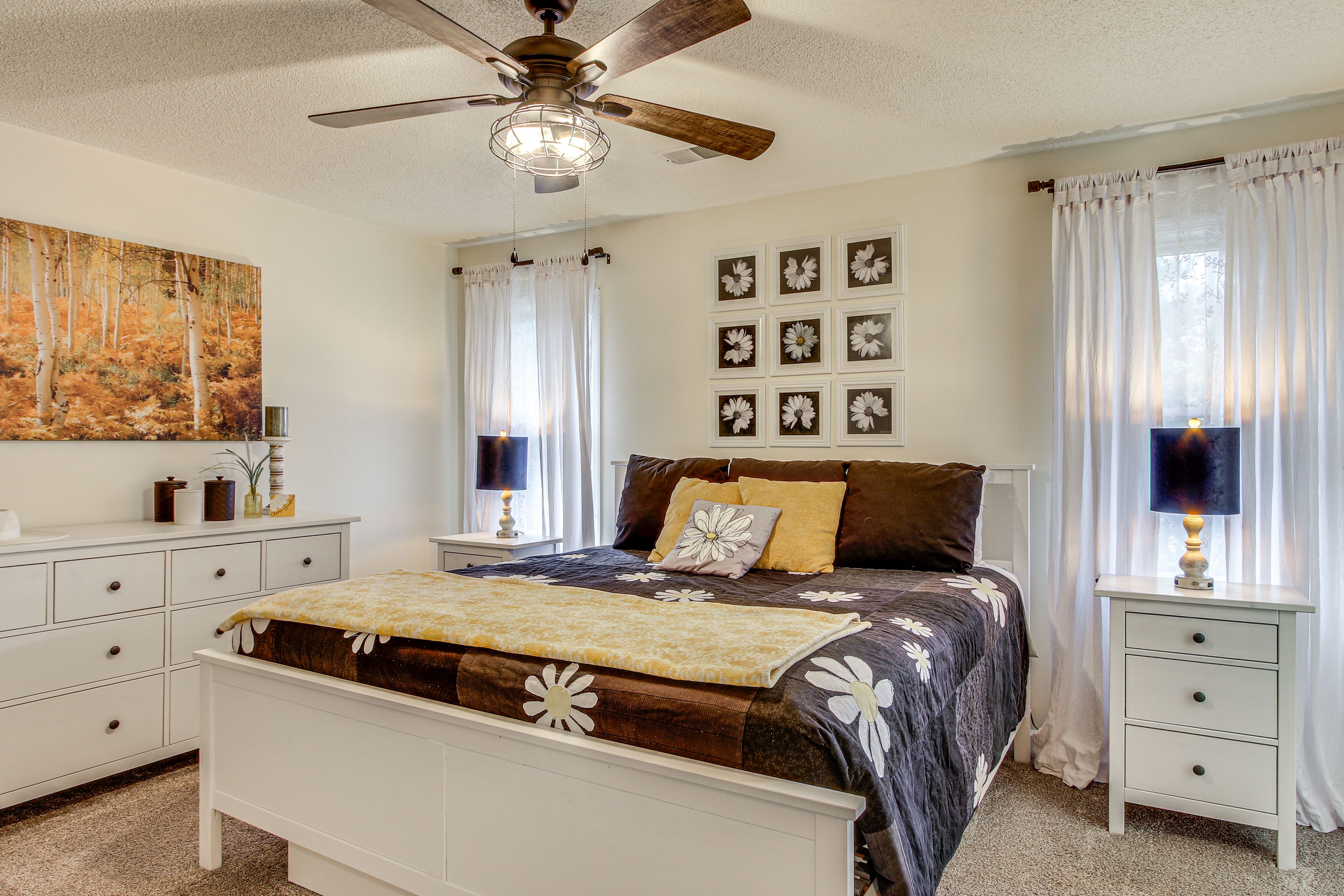 Bedroom 1 | 2nd Floor | King Bed | Smart TV