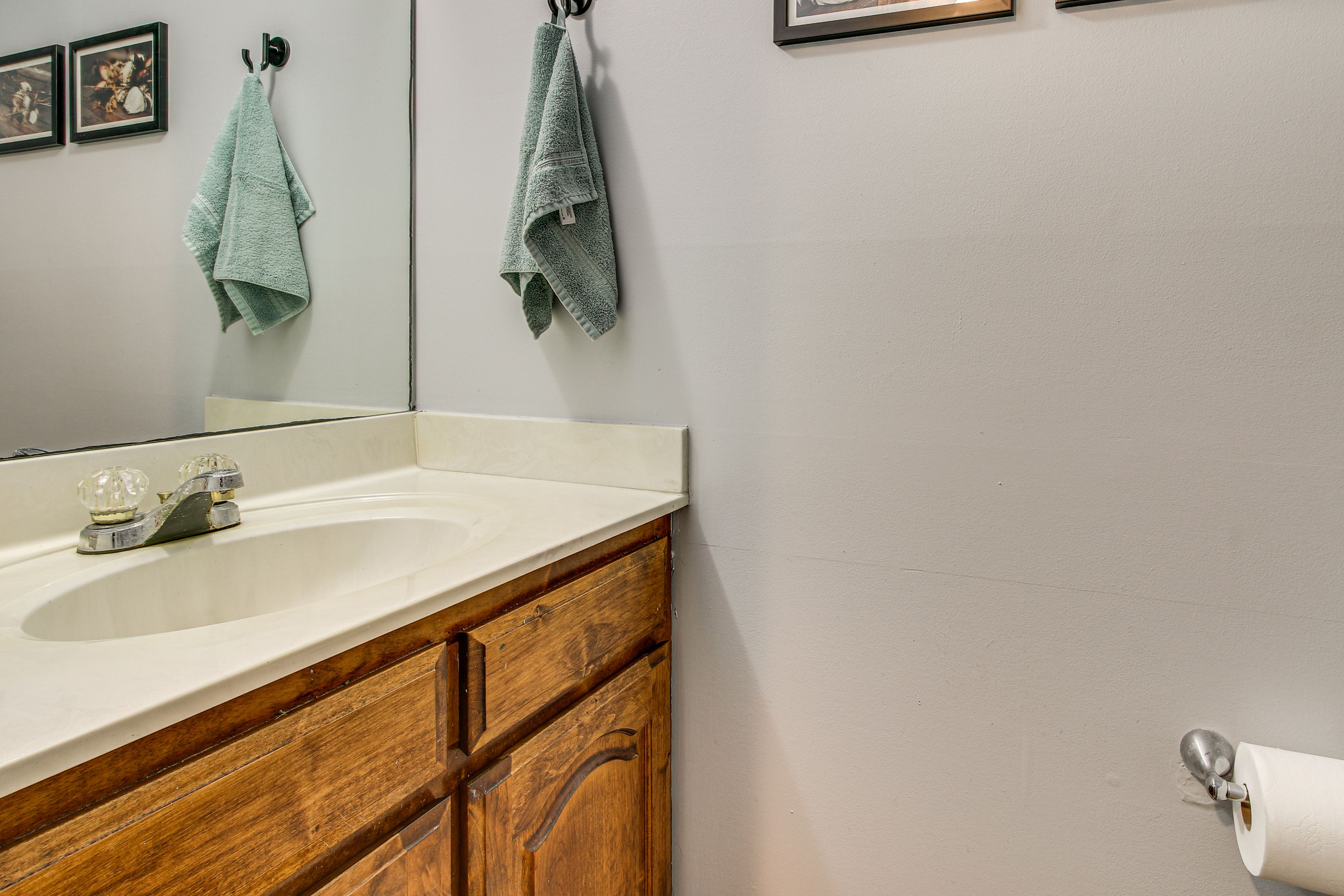 Half Bathroom | 1st Floor