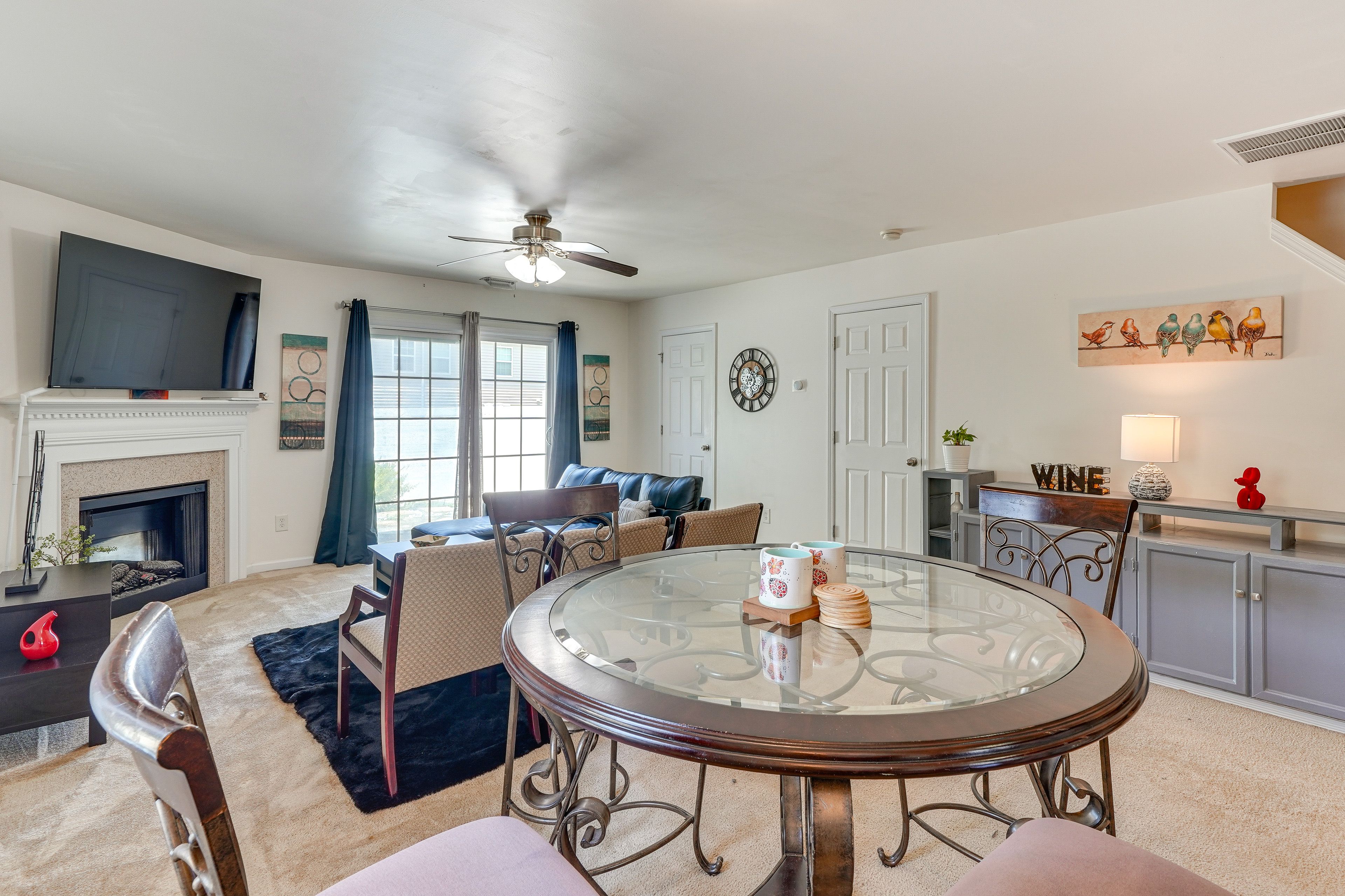 Dining Table | Dishware/Flatware | 1st Floor