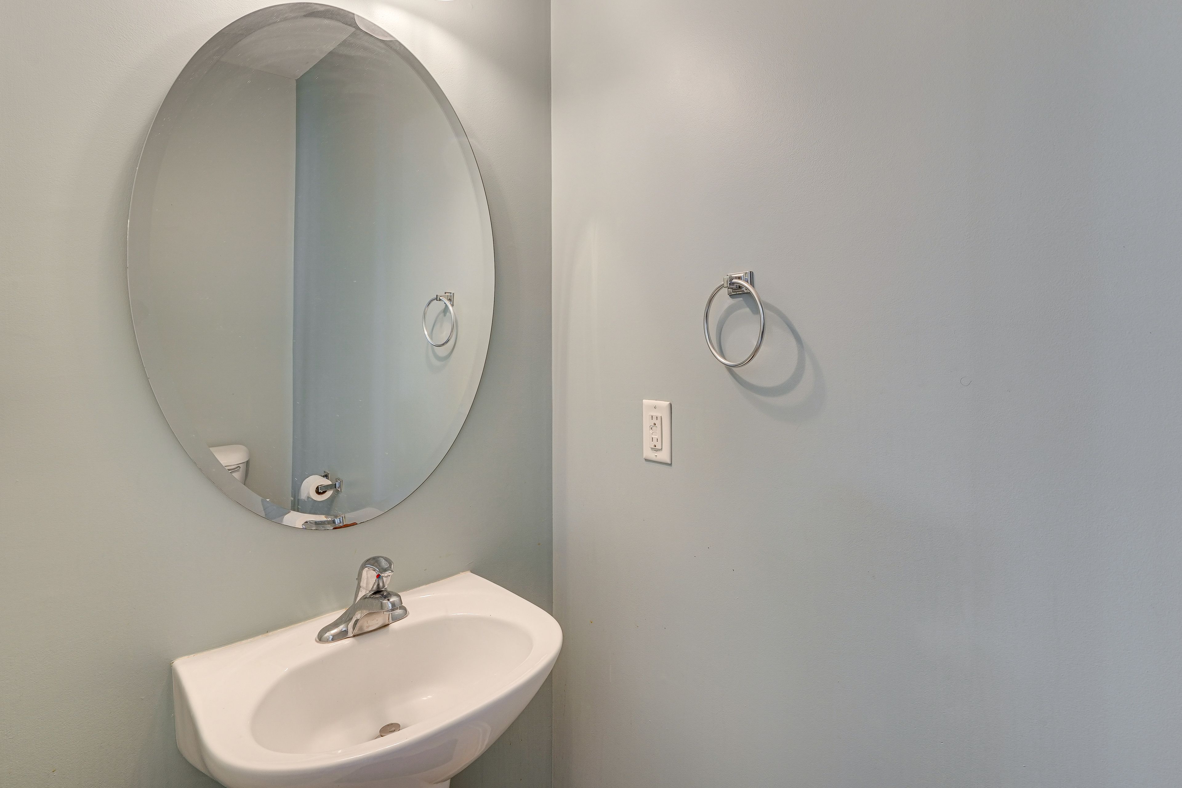 Half Bathroom | 1st Floor