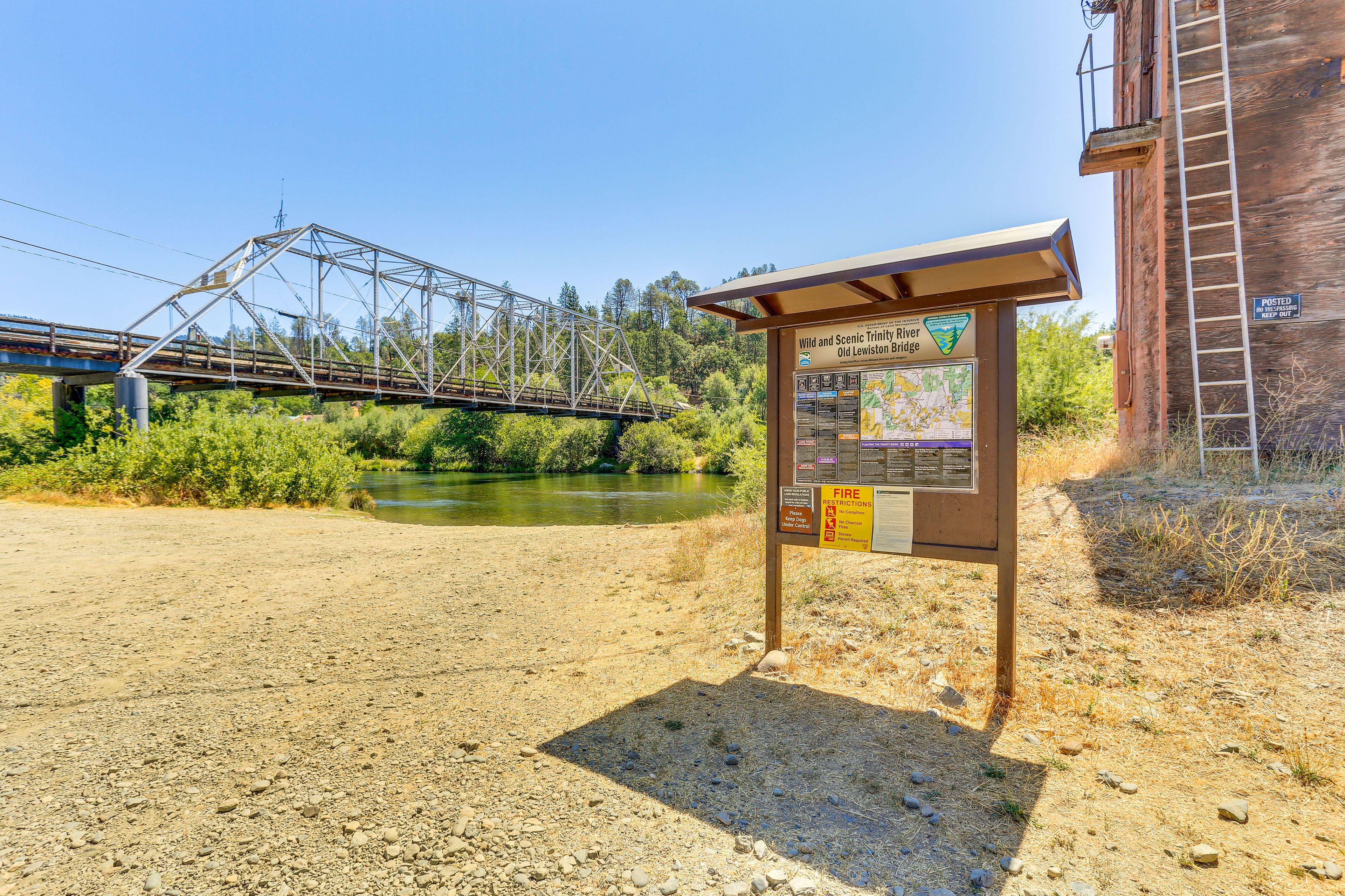 Nearby Attractions | Walk to Trinity River