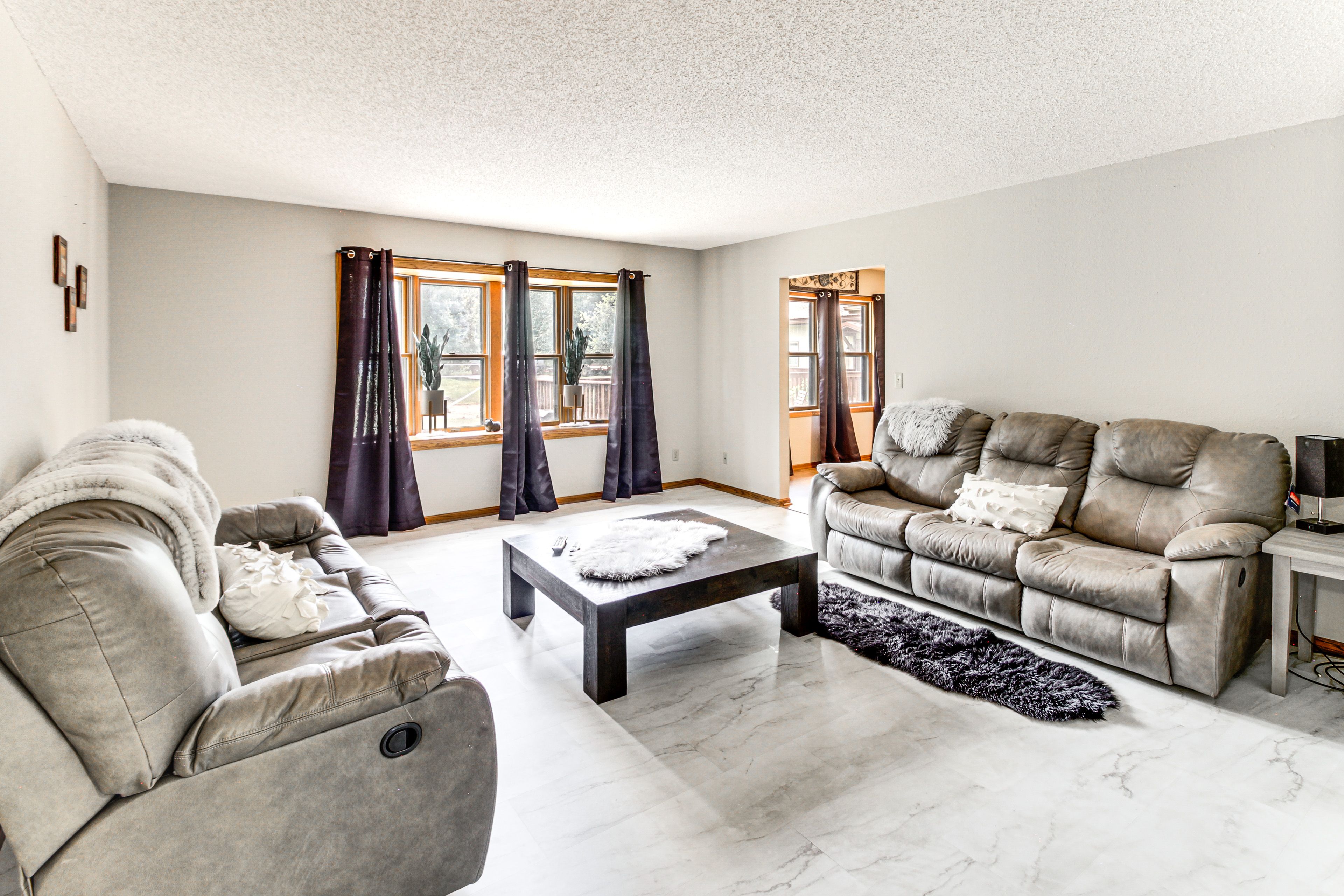 Living Room | Flat-Screen TV