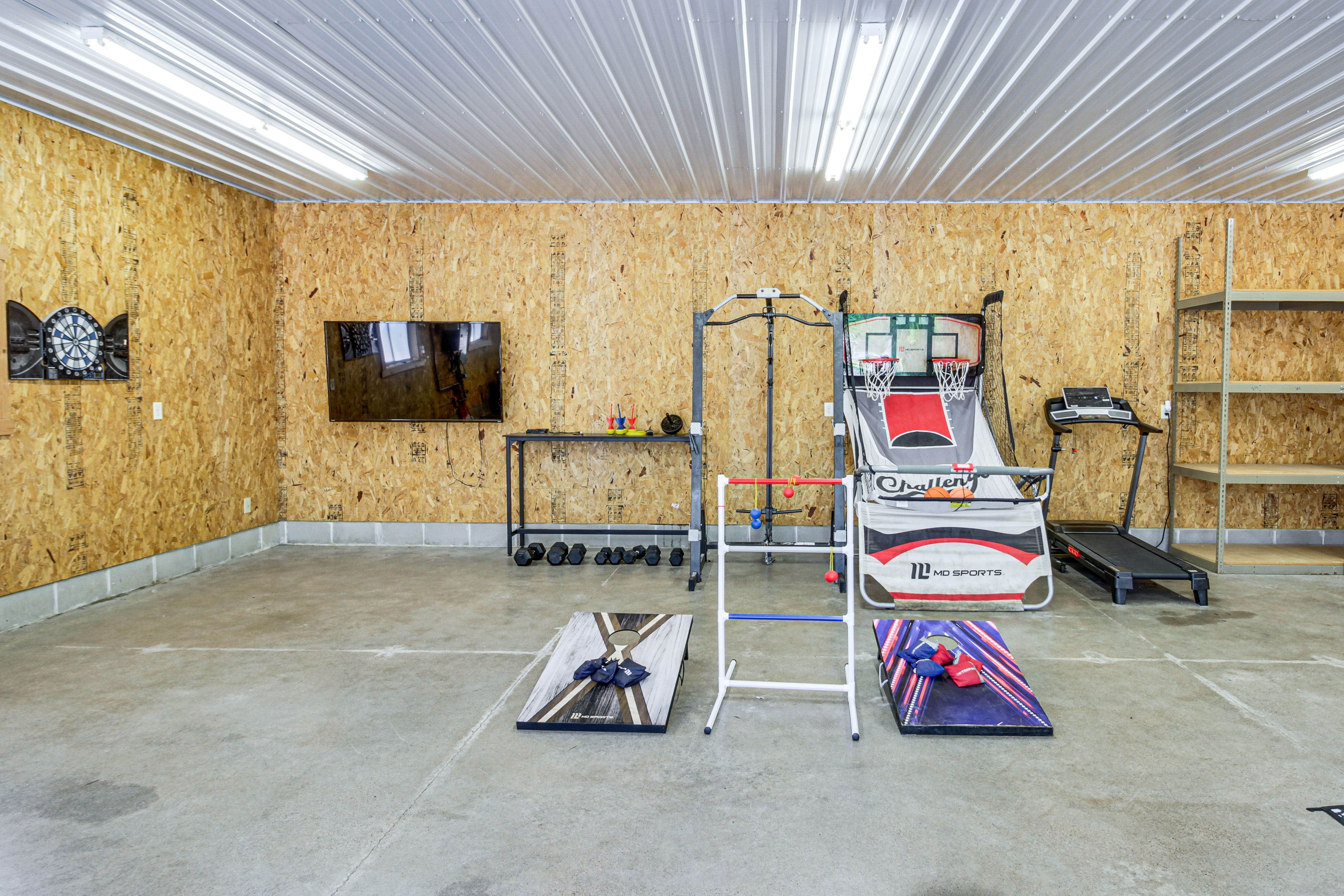Recreation Room (Garage) | Air Hockey Table | Poker Table | Treadmill