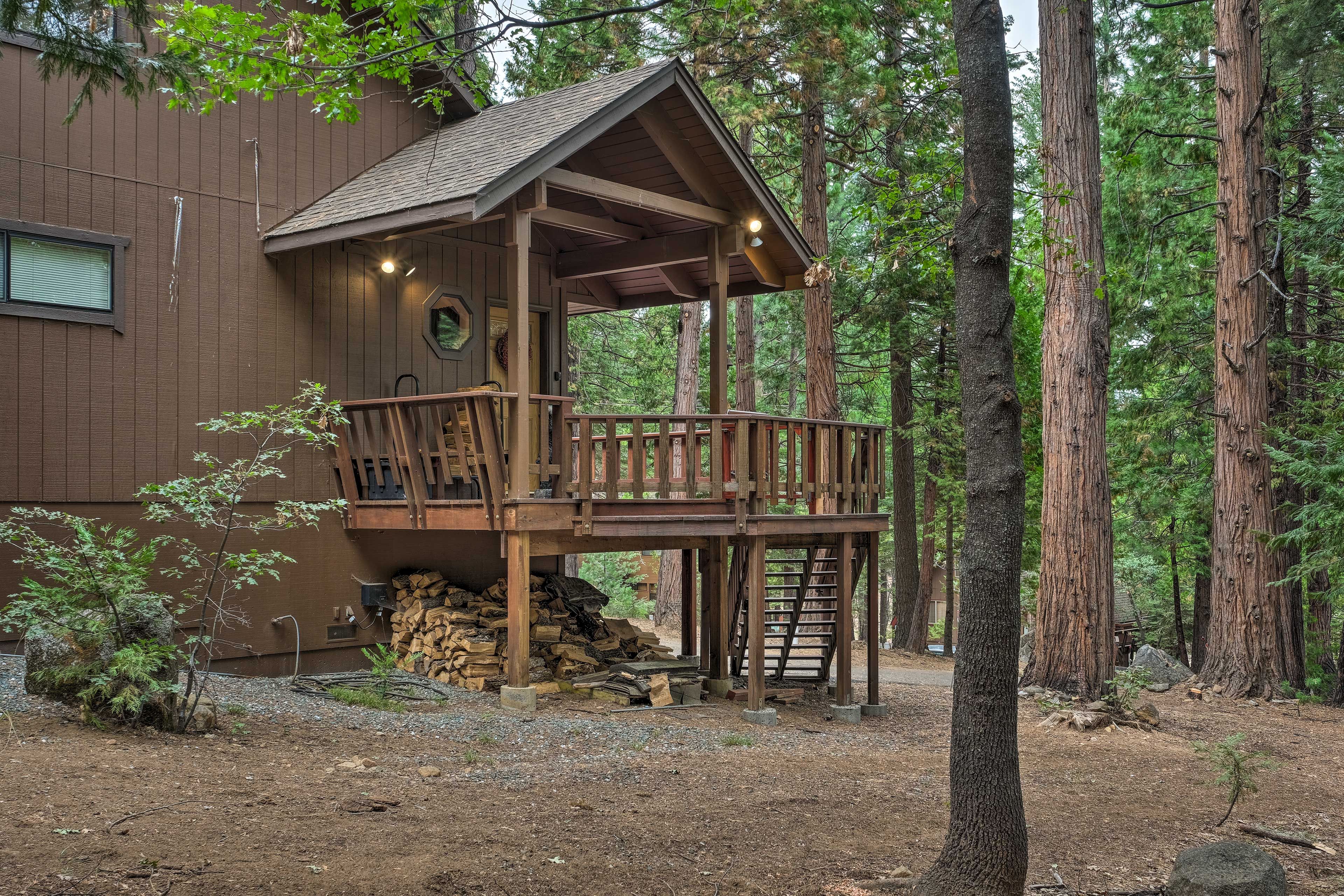 Camp Connell Vacation Rental | 2BR | 2.5BA | 2,240 Sq Ft | Stairs Required