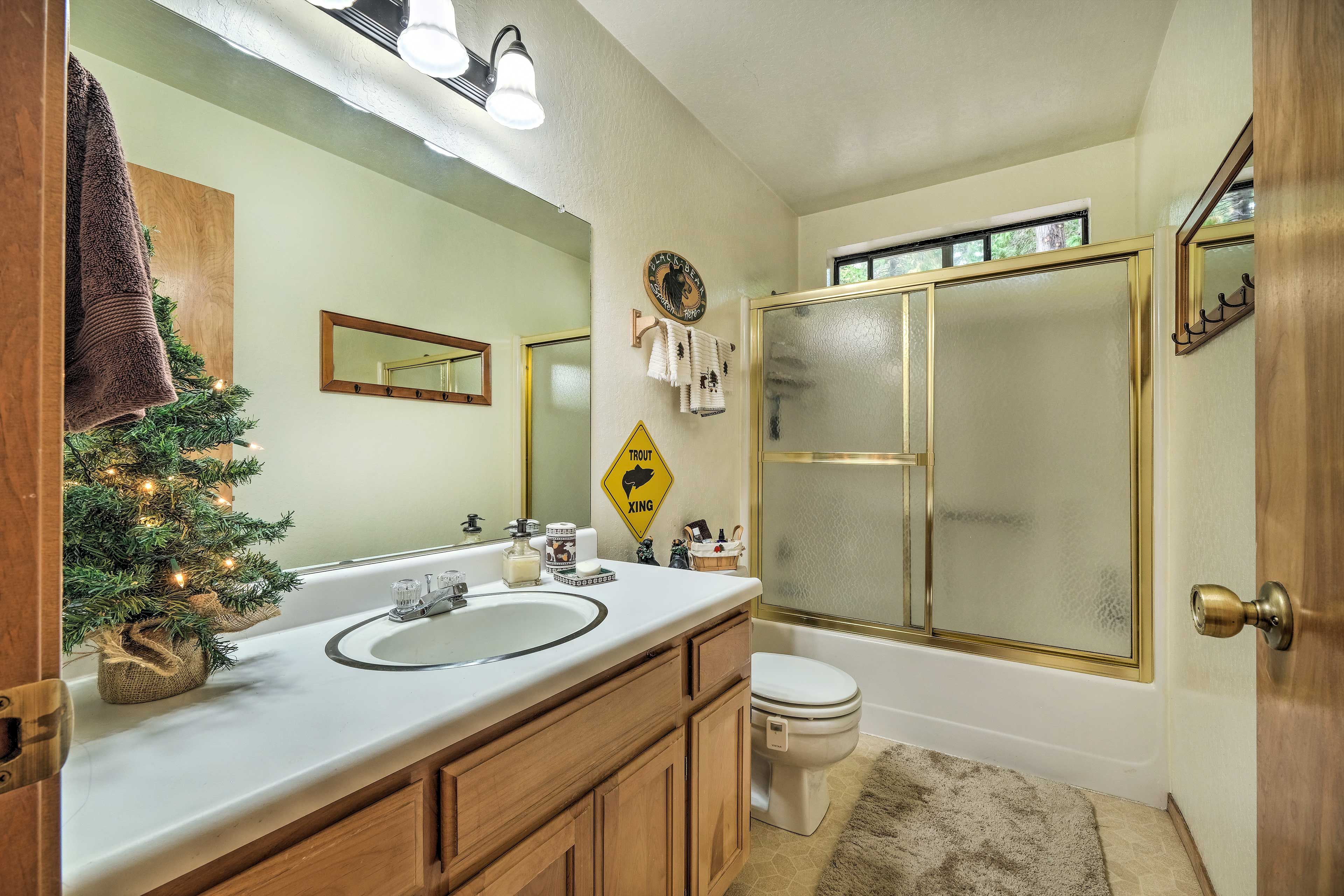 Full Bathroom | 2nd Floor