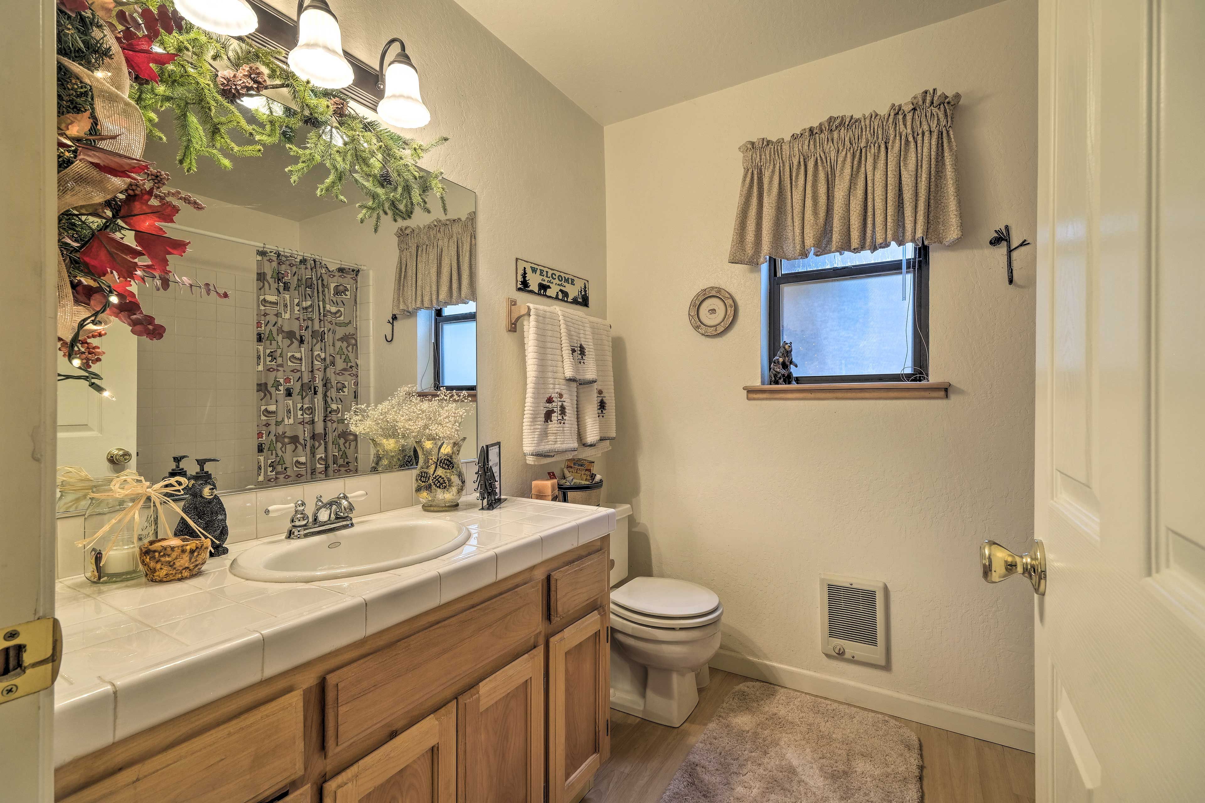 Full Bathroom | 1st Floor