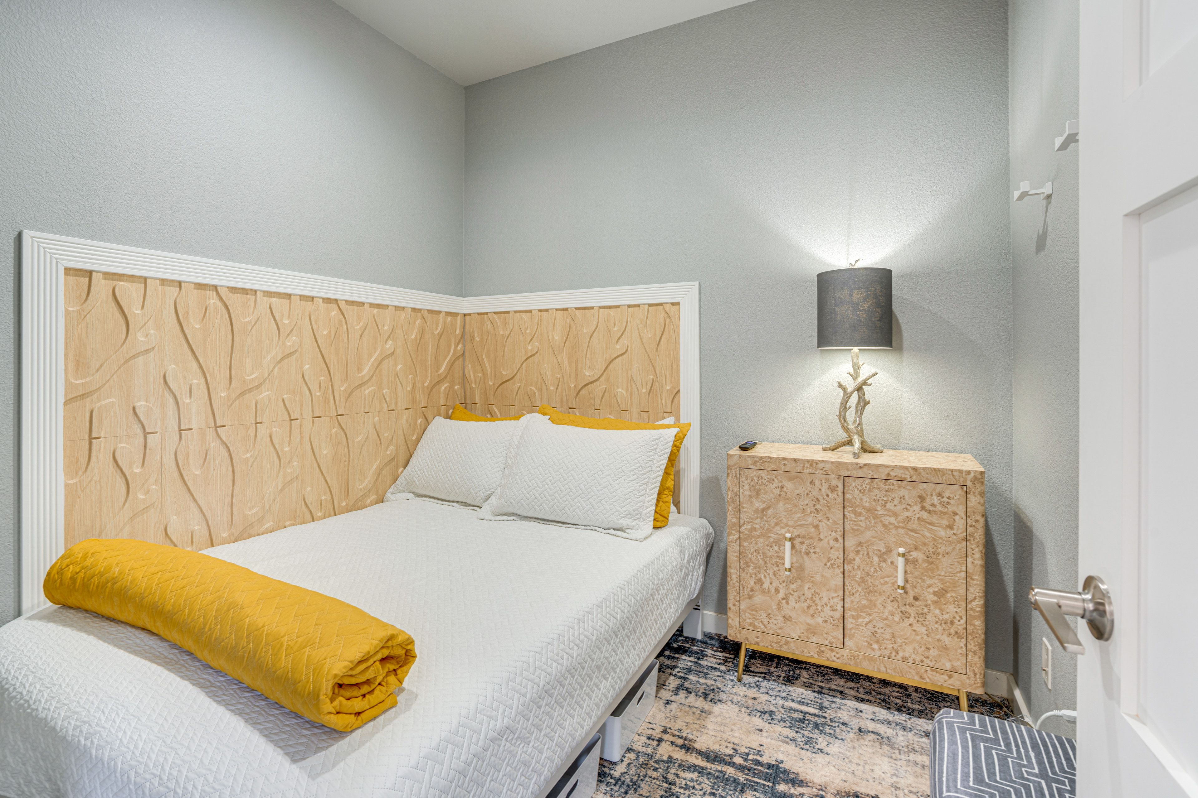 Bedroom 1 | Main Level | Full Bed | Linens Provided